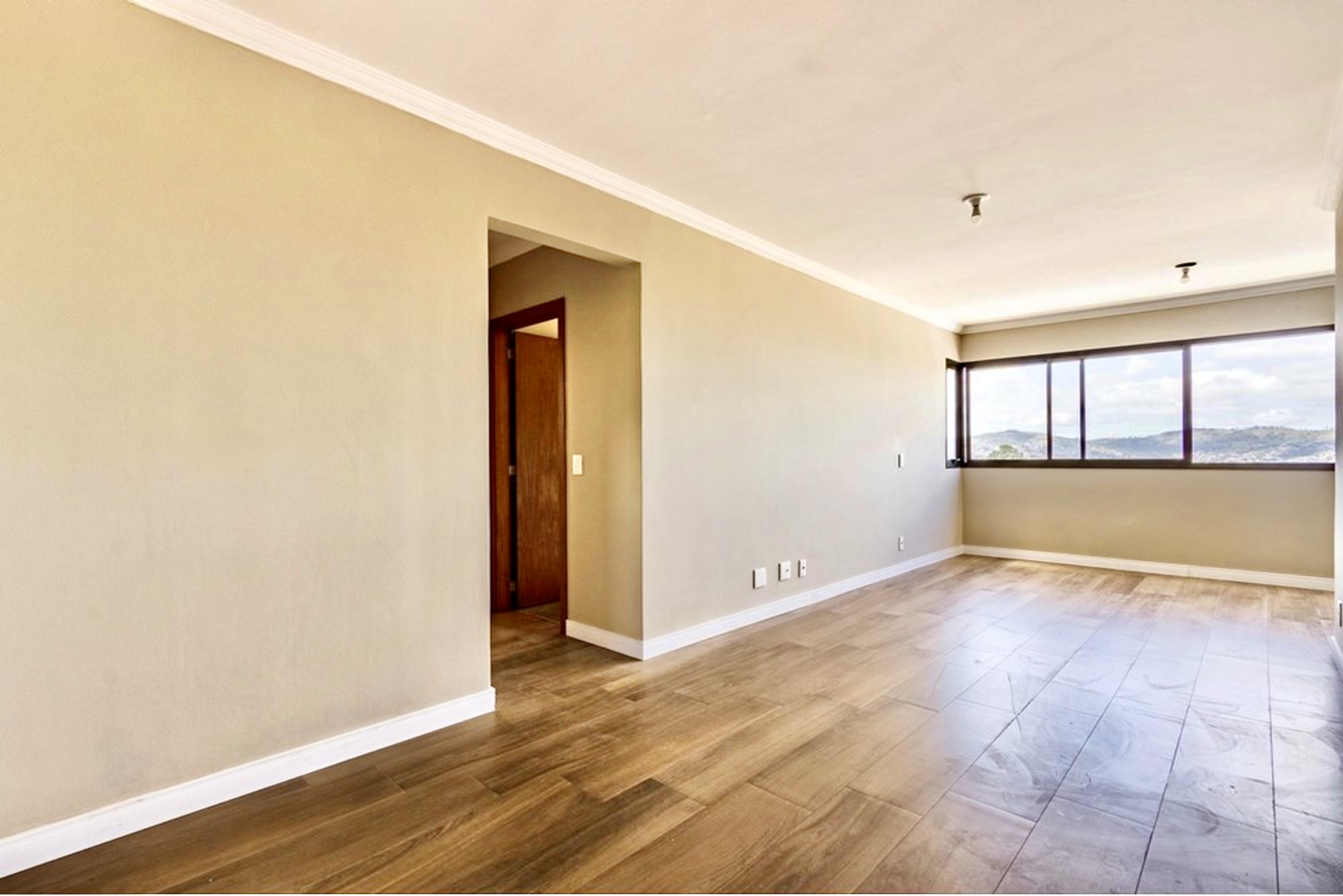 R$ 495.000 - &Oacute;TIMO APARTAMENTO - DE FRENTE - VISTA - 75M2 - 2 DORM - 2 VAGAS Avenida Protásio Alves Porto Alegre - 
