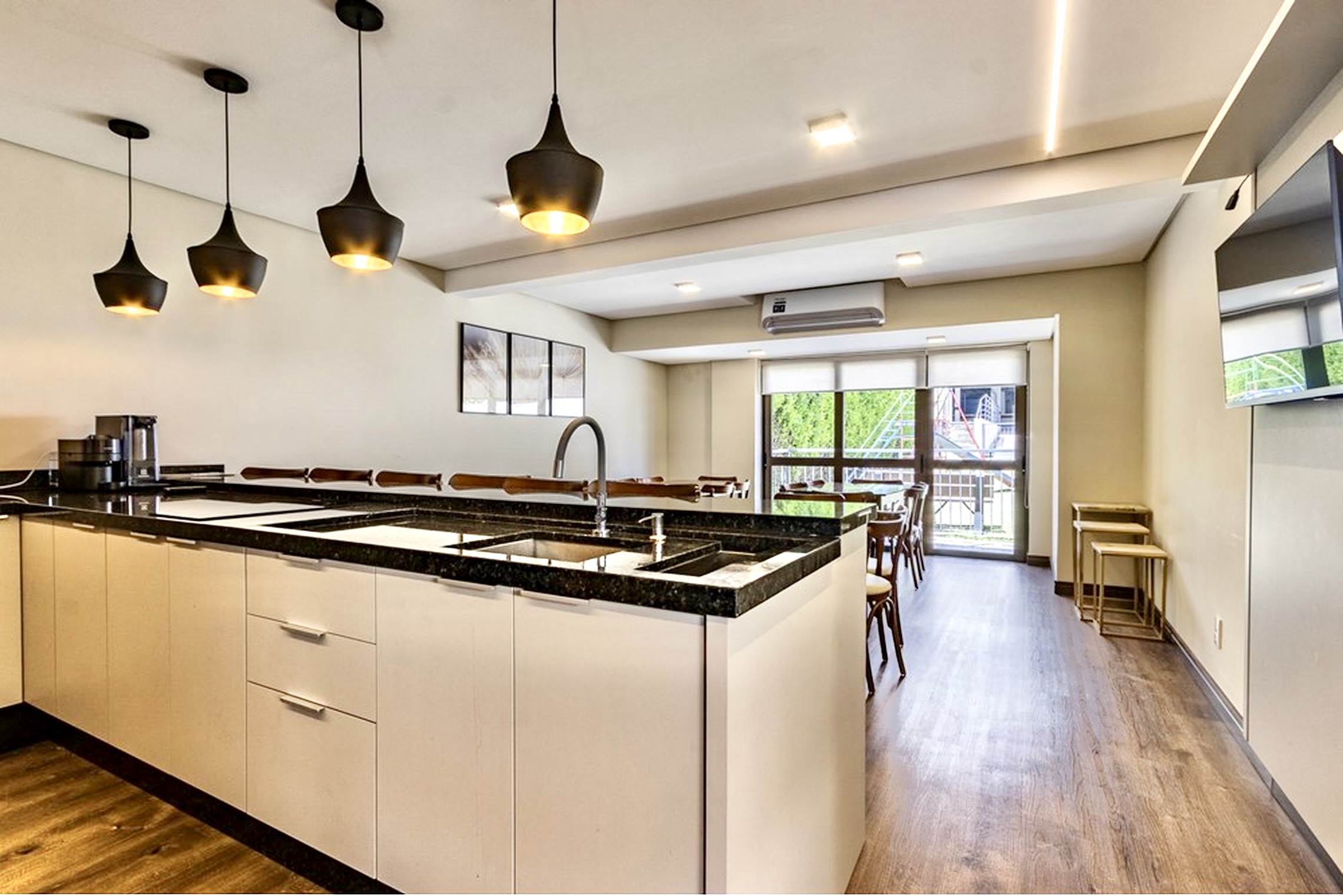 R$ 495.000 - &Oacute;TIMO APARTAMENTO - DE FRENTE - VISTA - 75M2 - 2 DORM - 2 VAGAS Avenida Protásio Alves Porto Alegre - 