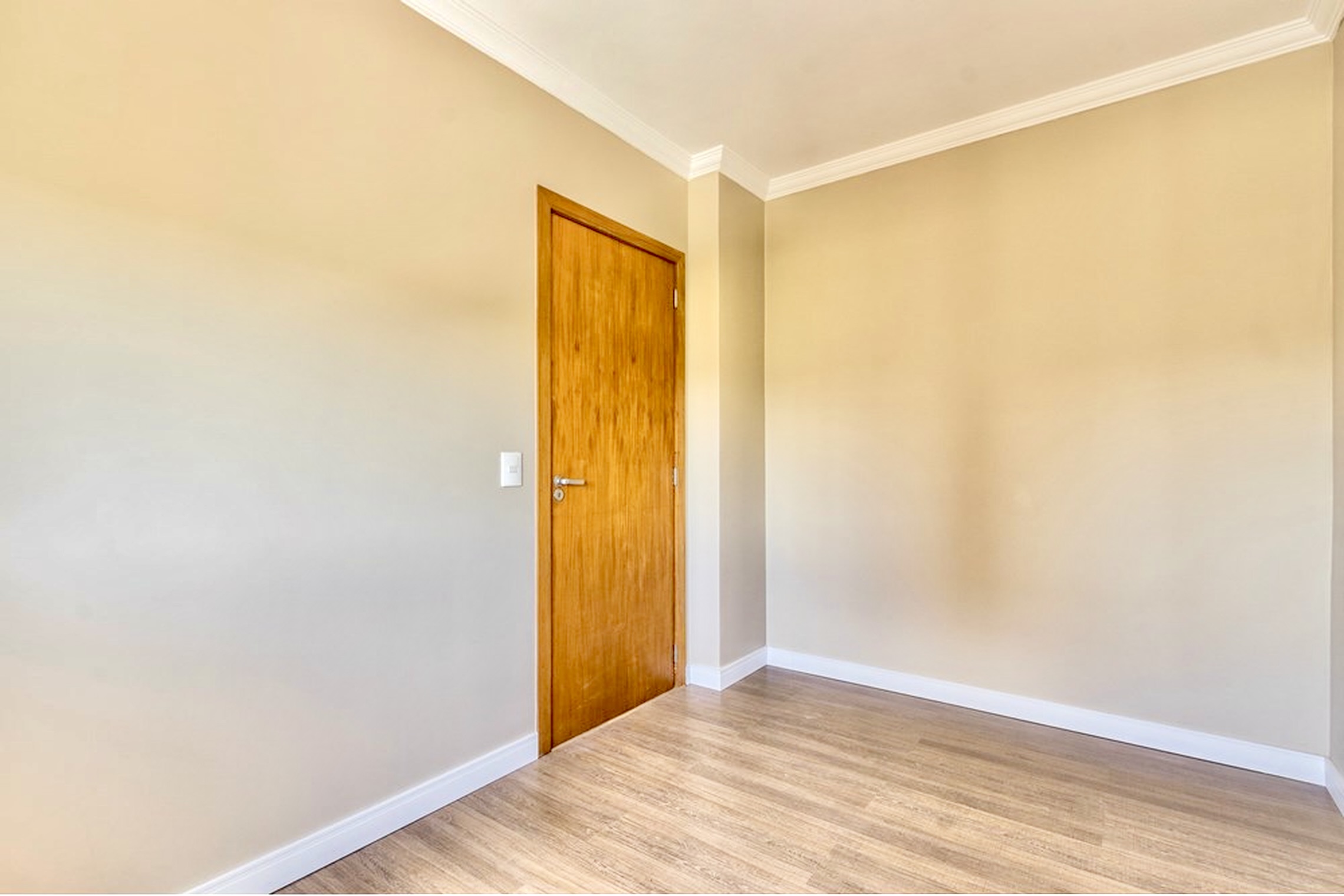 R$ 495.000 - &Oacute;TIMO APARTAMENTO - DE FRENTE - VISTA - 75M2 - 2 DORM - 2 VAGAS Avenida Protásio Alves Porto Alegre - 