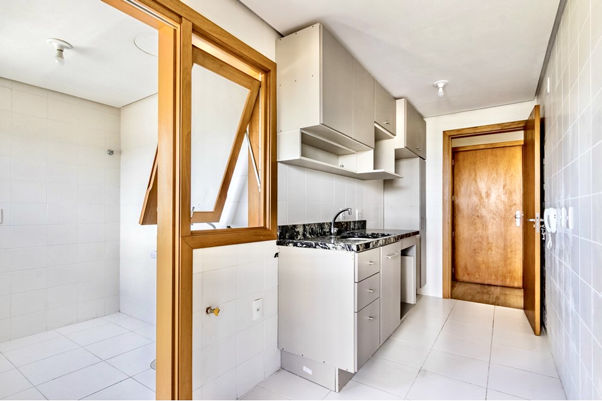 R$ 495.000 - &Oacute;TIMO APARTAMENTO - DE FRENTE - VISTA - 75M2 - 2 DORM - 2 VAGAS Avenida Protásio Alves Porto Alegre - 