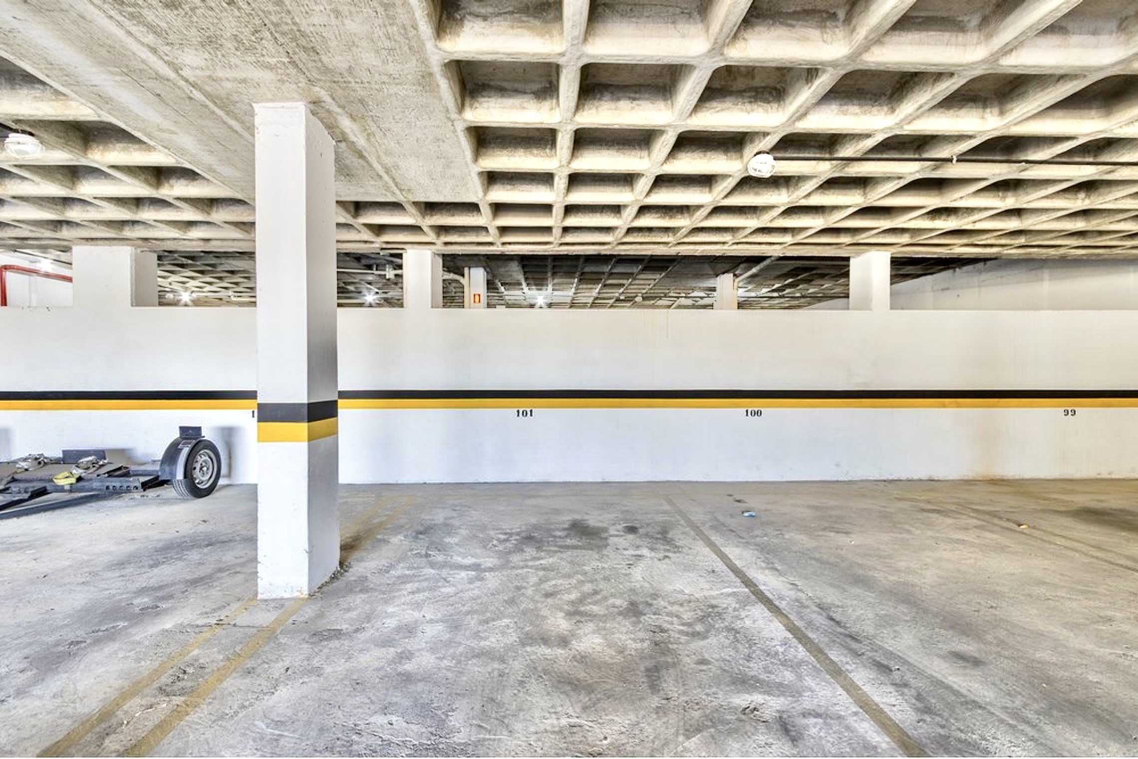 R$ 495.000 - &Oacute;TIMO APARTAMENTO - DE FRENTE - VISTA - 75M2 - 2 DORM - 2 VAGAS Avenida Protásio Alves Porto Alegre - 