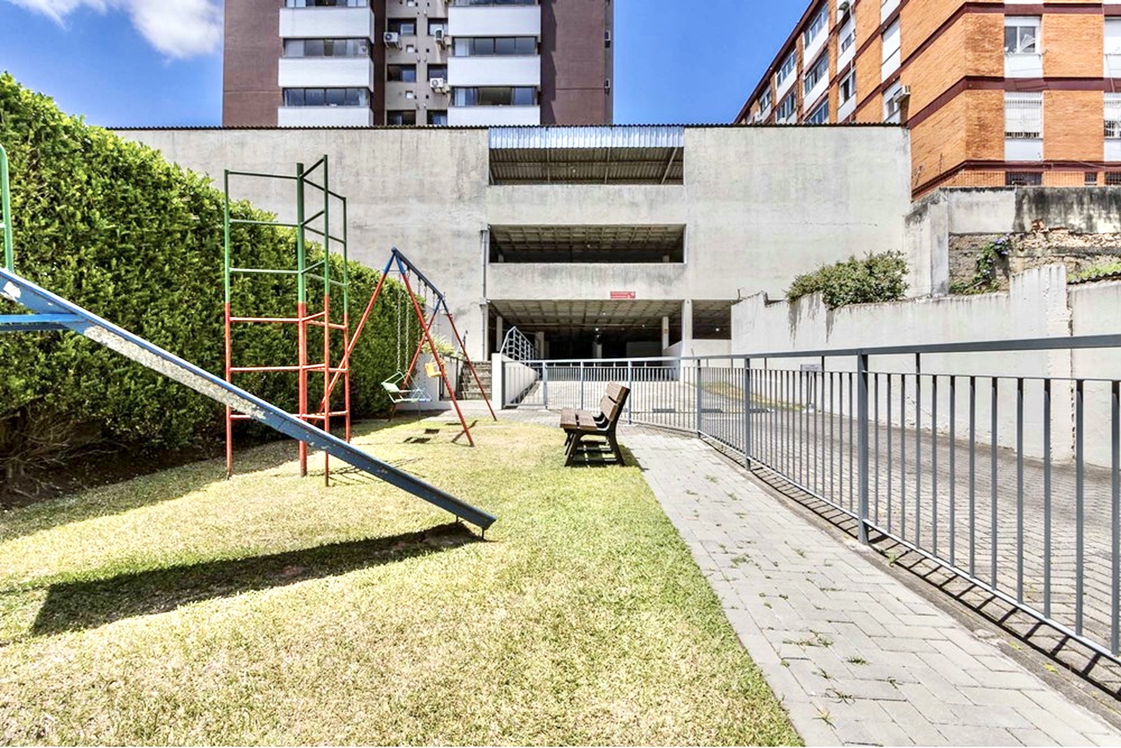 R$ 495.000 - &Oacute;TIMO APARTAMENTO - DE FRENTE - VISTA - 75M2 - 2 DORM - 2 VAGAS Avenida Protásio Alves Porto Alegre - 
