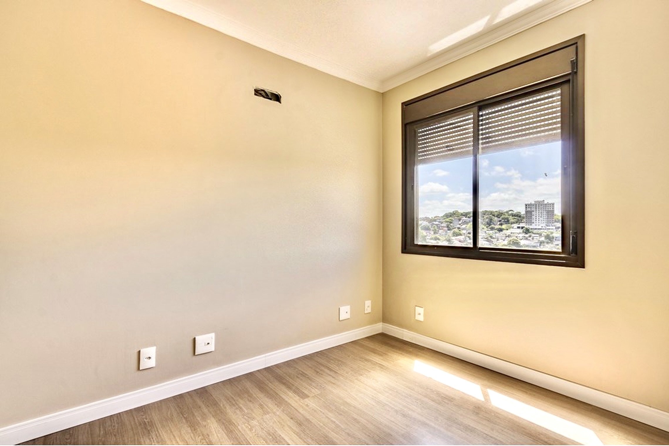 R$ 495.000 - &Oacute;TIMO APARTAMENTO - DE FRENTE - VISTA - 75M2 - 2 DORM - 2 VAGAS Avenida Protásio Alves Porto Alegre - 