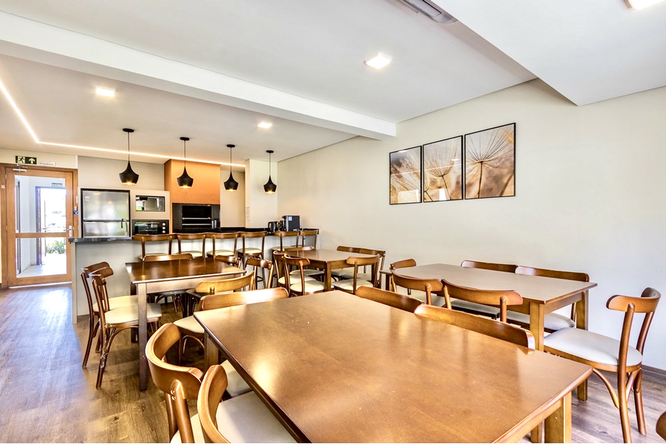 R$ 495.000 - &Oacute;TIMO APARTAMENTO - DE FRENTE - VISTA - 75M2 - 2 DORM - 2 VAGAS Avenida Protásio Alves Porto Alegre - 