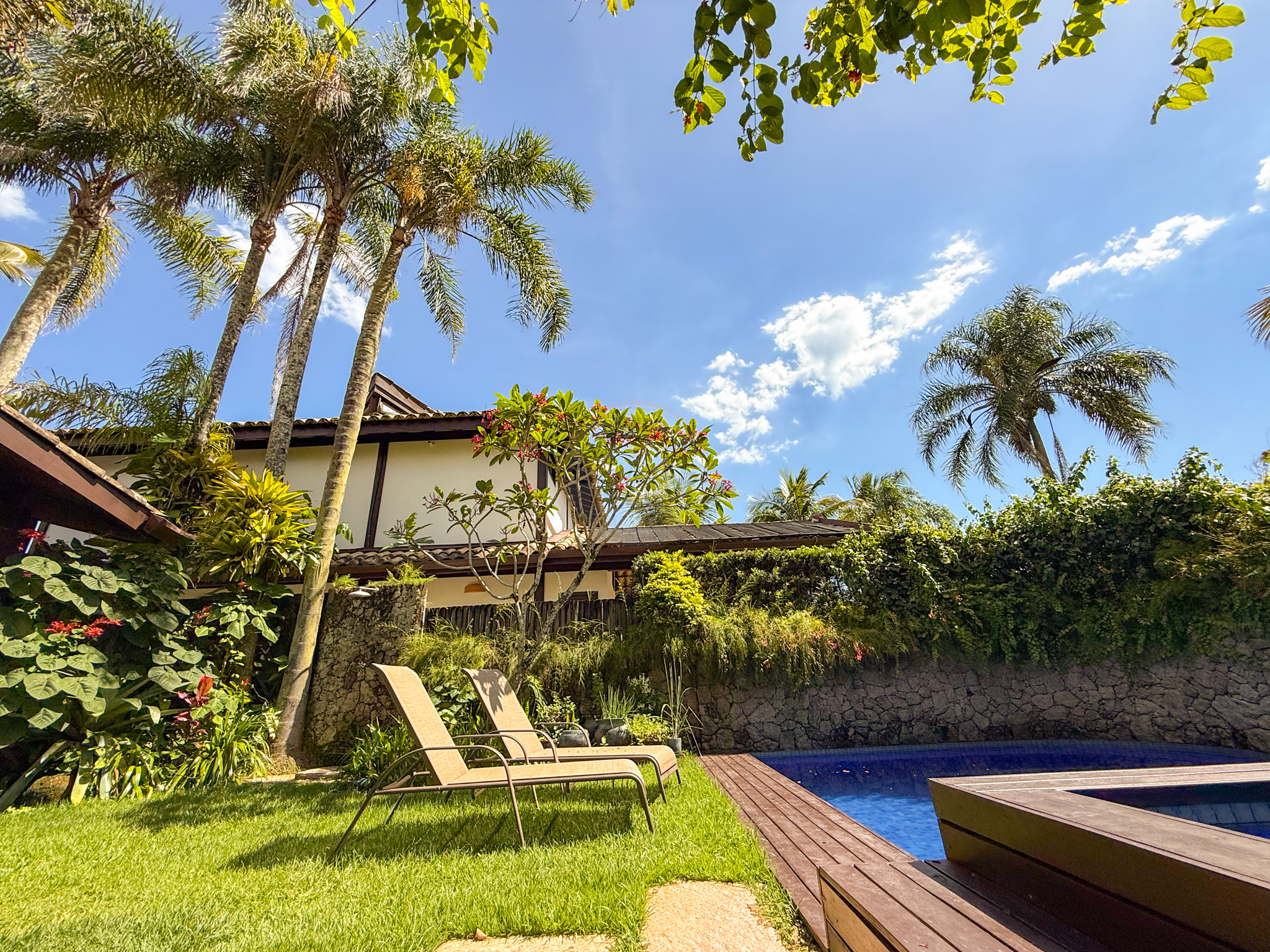 Casa charmosa, aconchegante com piscina privativa em Cond. Barra do Una  -LOCA&Ccedil;&Atilde;O DI&Aacute;RIA  São Sebastião - 
