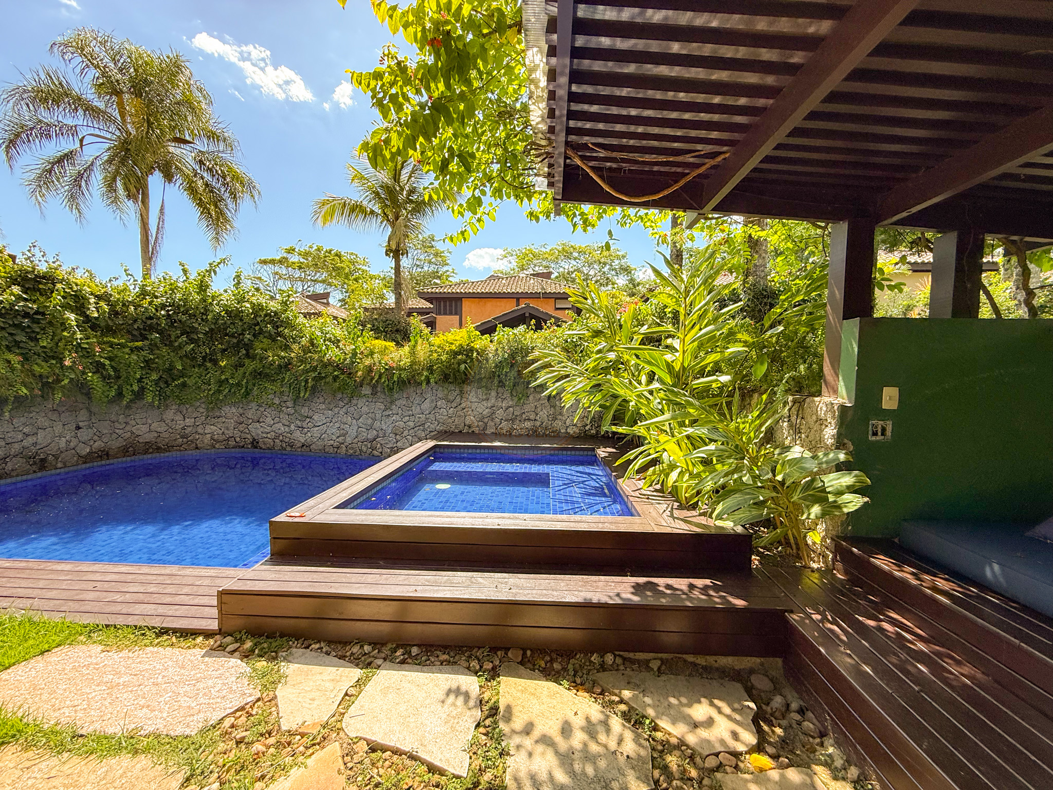 Casa charmosa, aconchegante com piscina privativa em Cond. Barra do Una  -LOCA&Ccedil;&Atilde;O DI&Aacute;RIA  São Sebastião - 