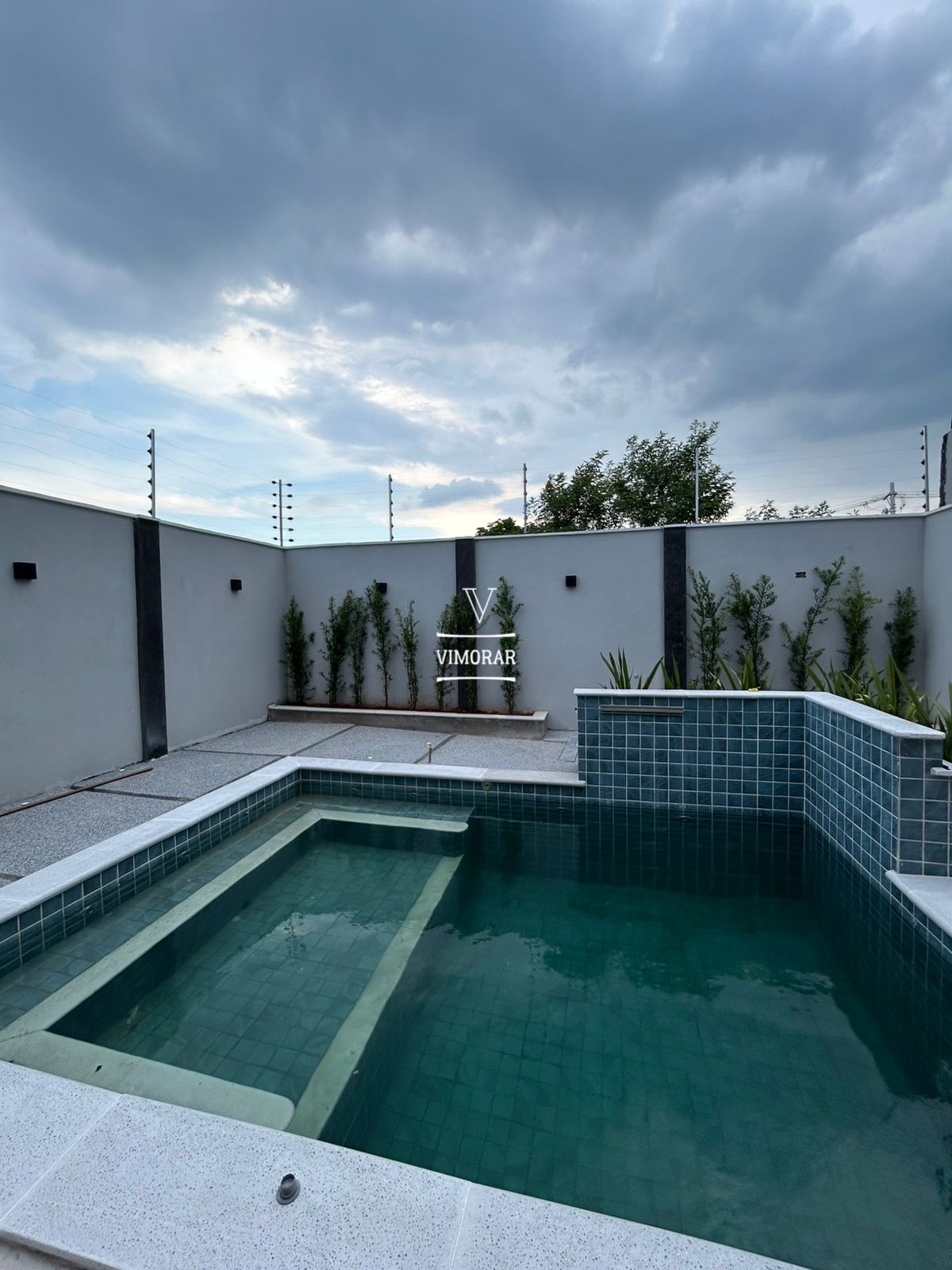 Sobrado 3 dormit&oacute;rios sendo 1 su&iacute;te + 2 vagas de garagem  Guarulhos - 