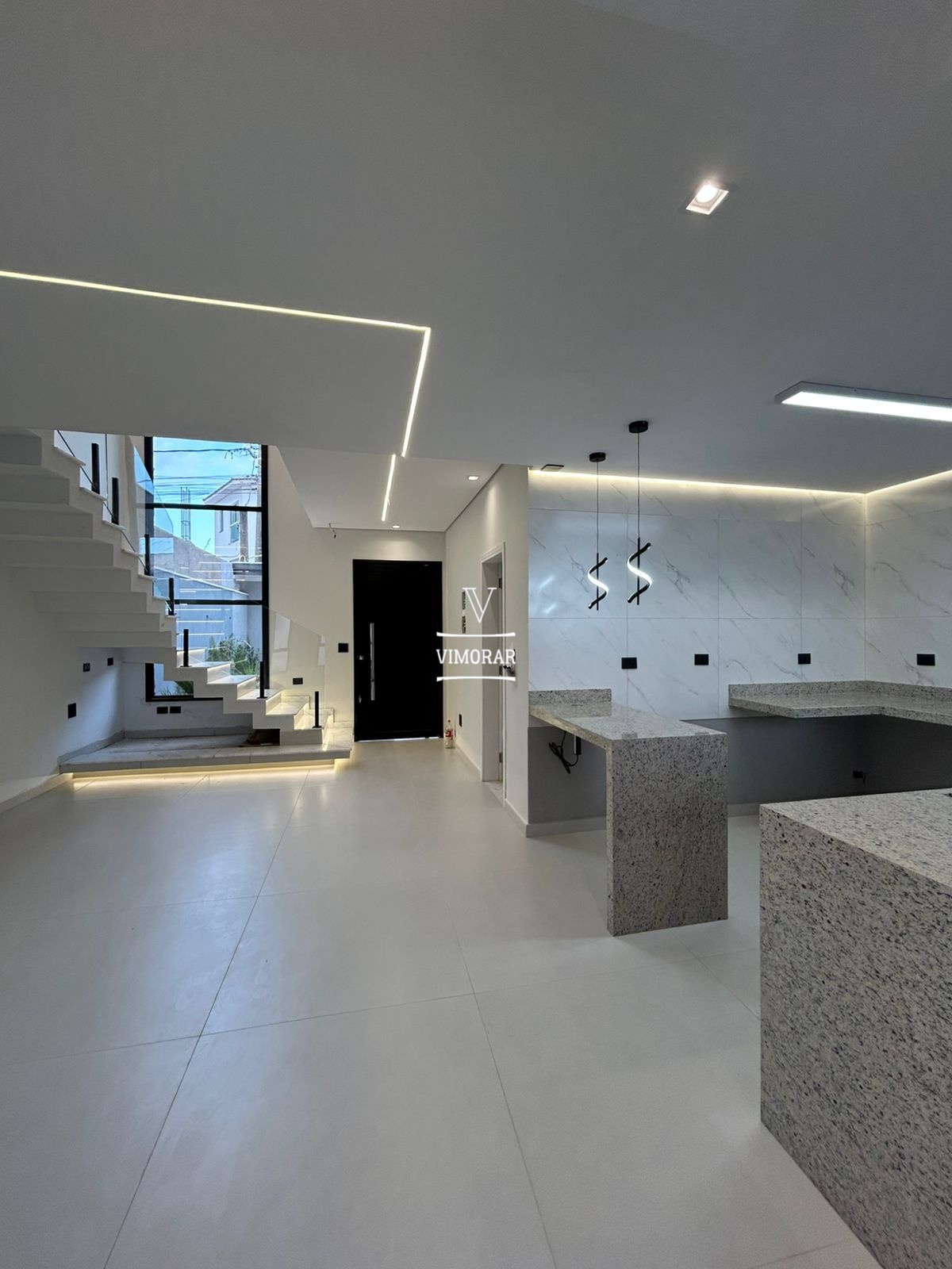 Sobrado 3 dormit&oacute;rios sendo 1 su&iacute;te + 2 vagas de garagem  Guarulhos - 