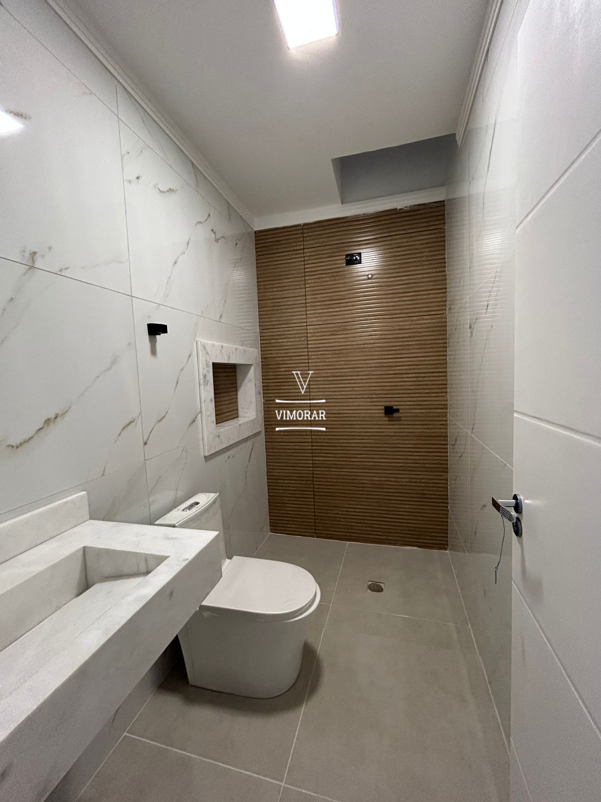 Sobrado 3 dormit&oacute;rios sendo 1 su&iacute;te + 2 vagas de garagem  Guarulhos - 