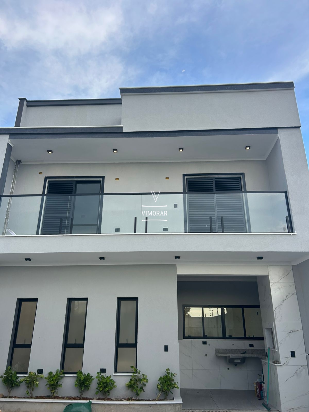 Sobrado 3 dormit&oacute;rios sendo 1 su&iacute;te + 2 vagas de garagem  Guarulhos - 