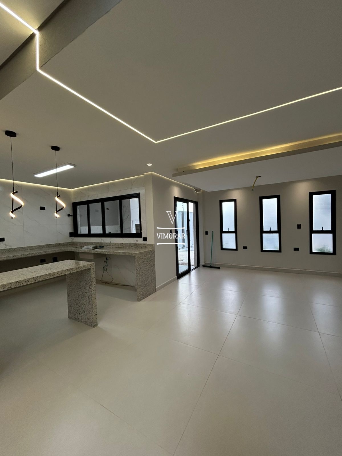 Sobrado 3 dormit&oacute;rios sendo 1 su&iacute;te + 2 vagas de garagem  Guarulhos - 