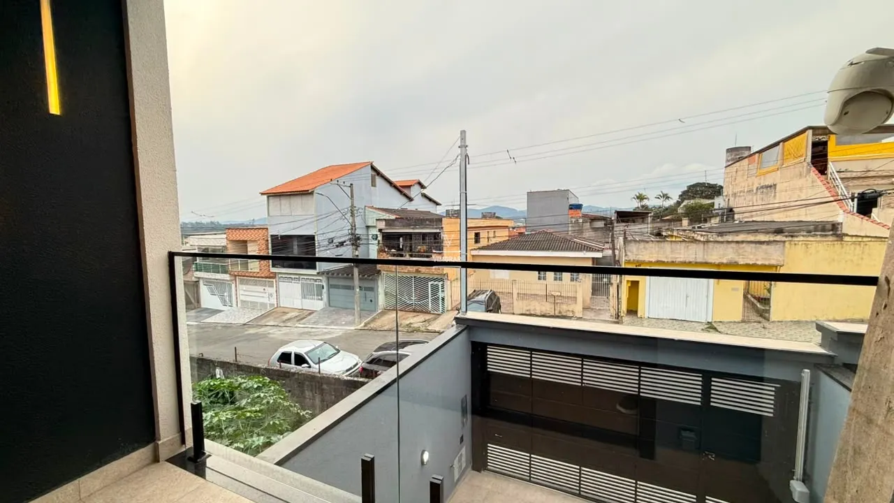 Sobrado 3 dormit&oacute;rios sendo 1 su&iacute;te + 3 vagas de garagem  Guarulhos - 