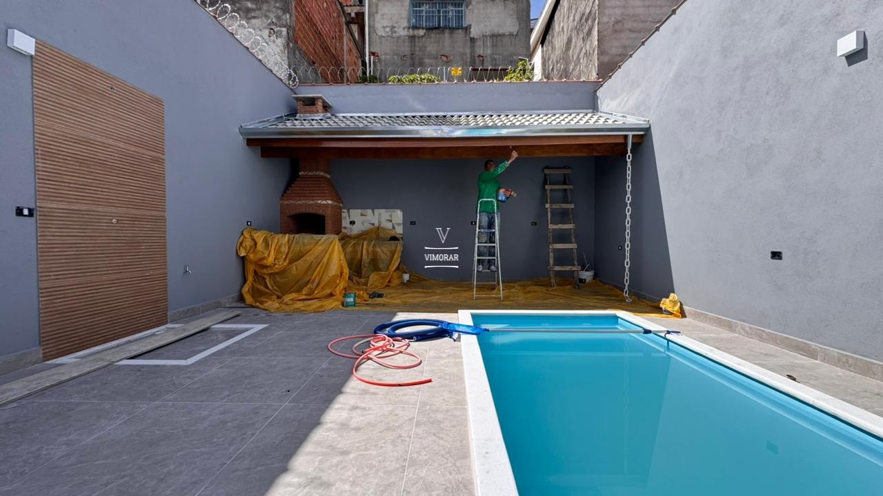 Sobrado 3 dormit&oacute;rios sendo 1 su&iacute;te + 4 vagas de garagem  Guarulhos - 