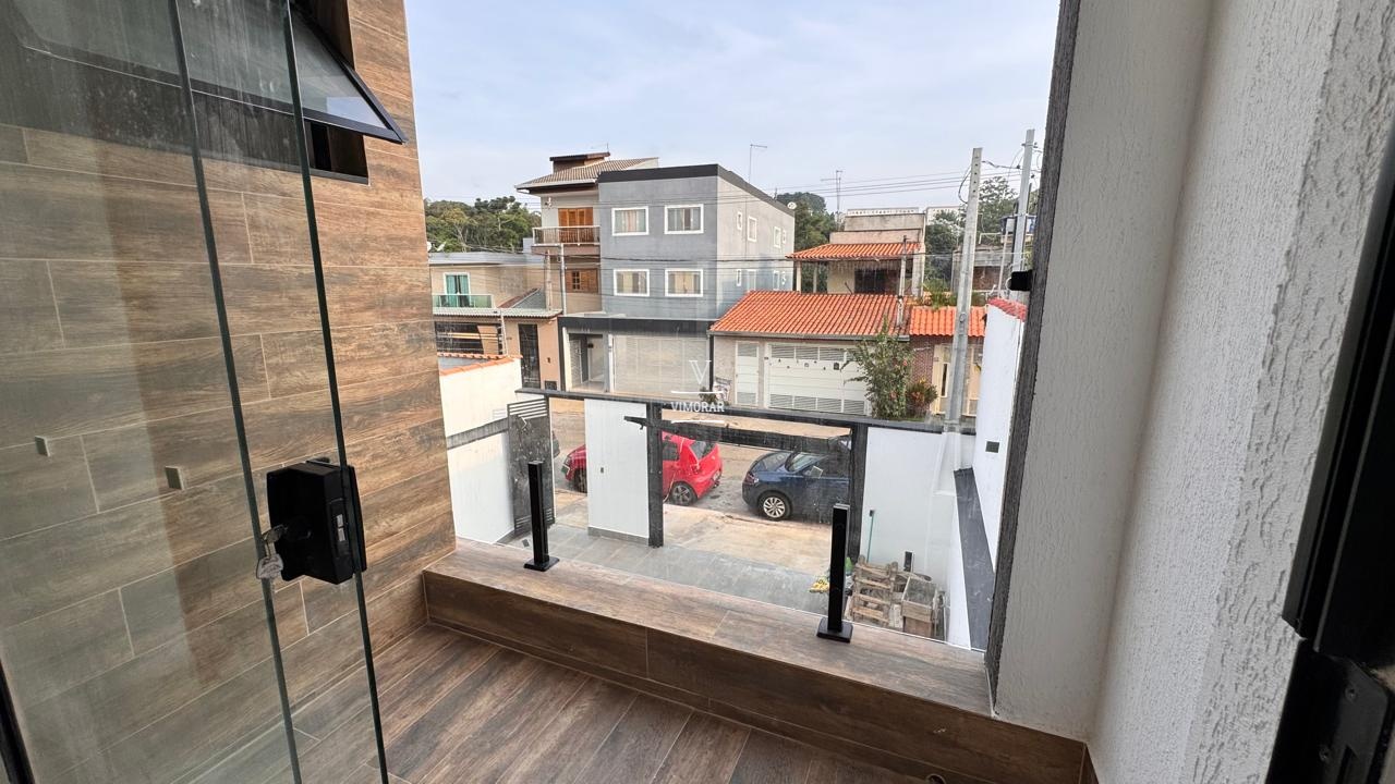 Sobrado 3 dormit&oacute;rios sendo 2 su&iacute;tes + 4 vagas de garagem  Guarulhos - 