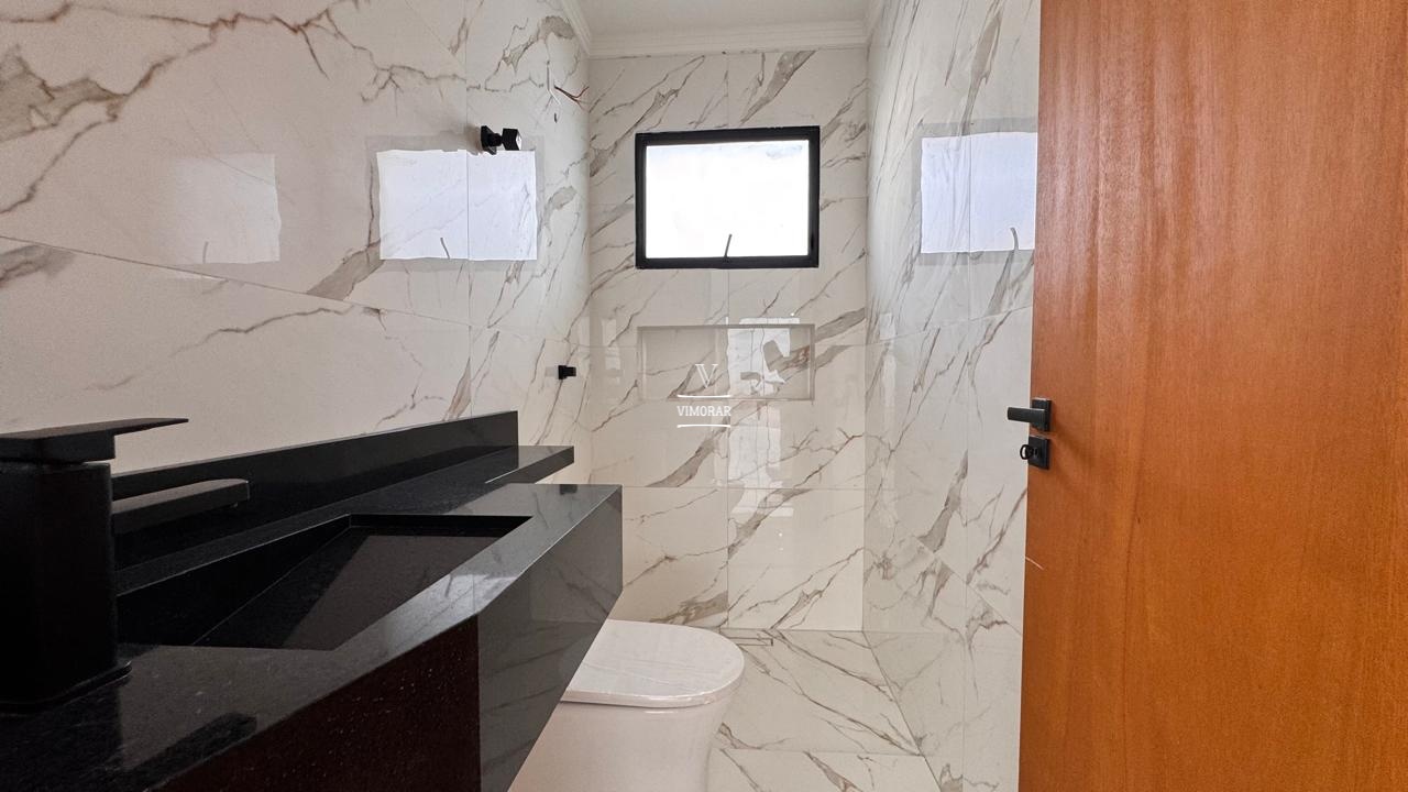 Sobrado 3 dormit&oacute;rios sendo 2 su&iacute;tes + 4 vagas de garagem  Guarulhos - 