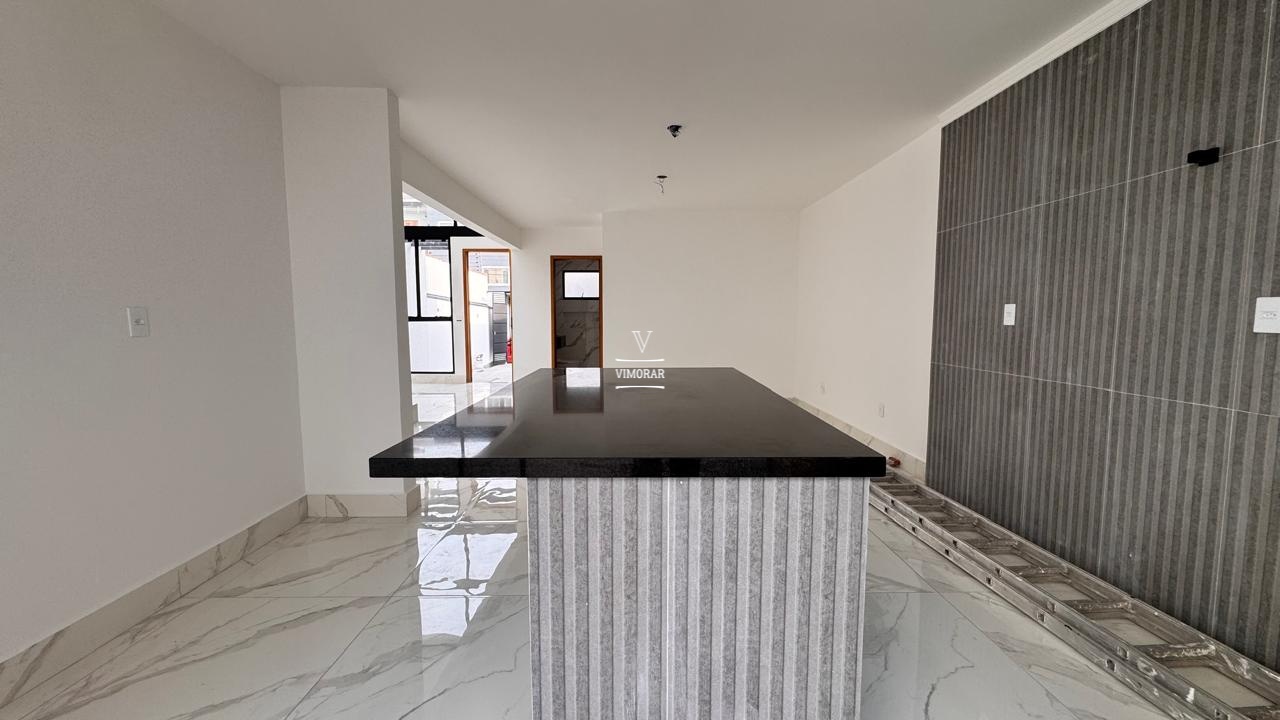 Sobrado 3 dormit&oacute;rios sendo 2 su&iacute;tes + 4 vagas de garagem  Guarulhos - 