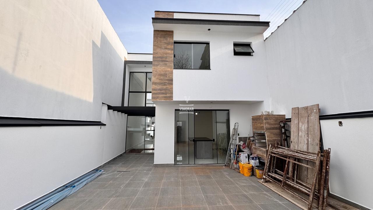 Sobrado 3 dormit&oacute;rios sendo 2 su&iacute;tes + 4 vagas de garagem  Guarulhos - 