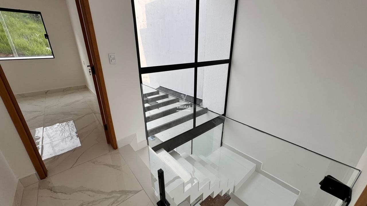 Sobrado 3 dormit&oacute;rios sendo 2 su&iacute;tes + 4 vagas de garagem  Guarulhos - 