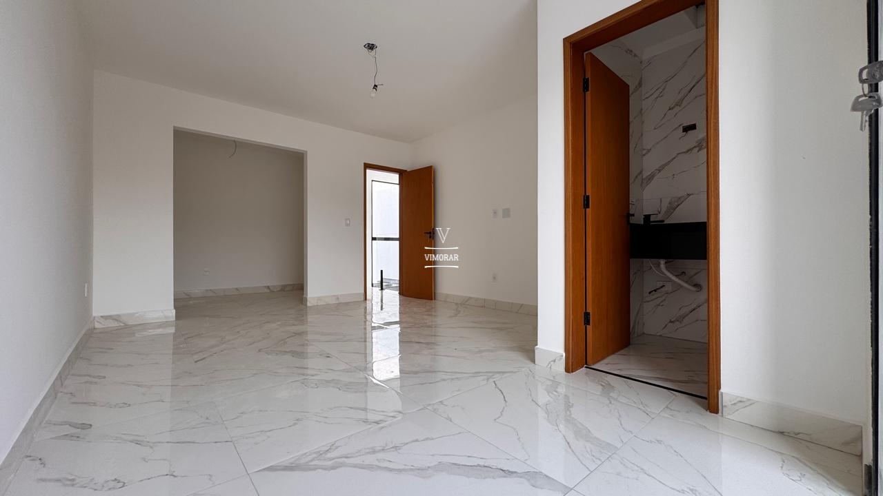 Sobrado 3 dormit&oacute;rios sendo 2 su&iacute;tes + 4 vagas de garagem  Guarulhos - 