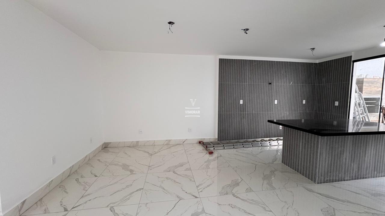 Sobrado 3 dormit&oacute;rios sendo 2 su&iacute;tes + 4 vagas de garagem  Guarulhos - 