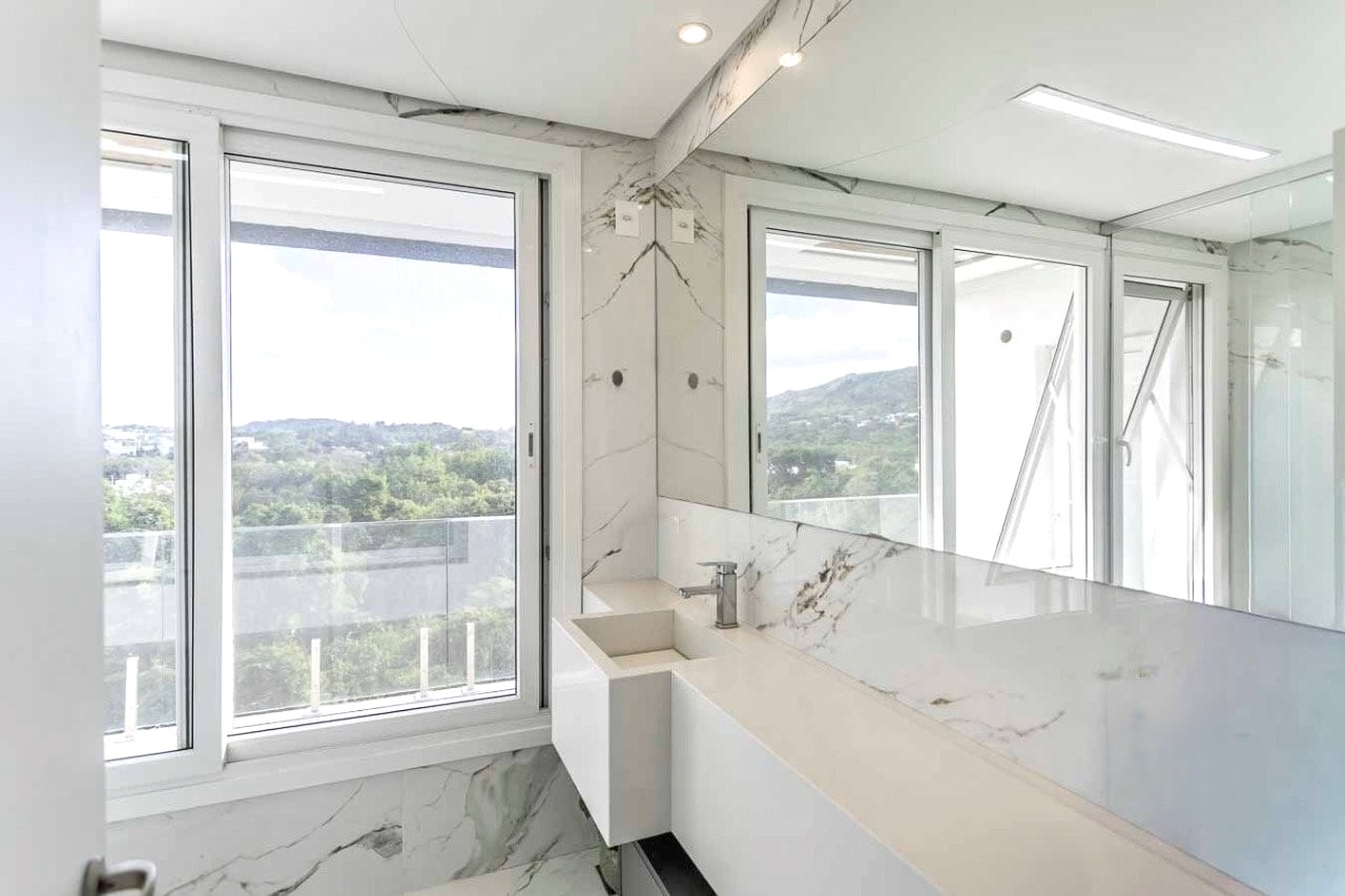 R$ 2.495.000 - ALPHAVILLE TOSCANA - CASA - 309M2 - 3 DORM - 2 SU&Iacute;TES - INFRA - 4 VAGAS Estrada das Três Meninas Porto Alegre - 