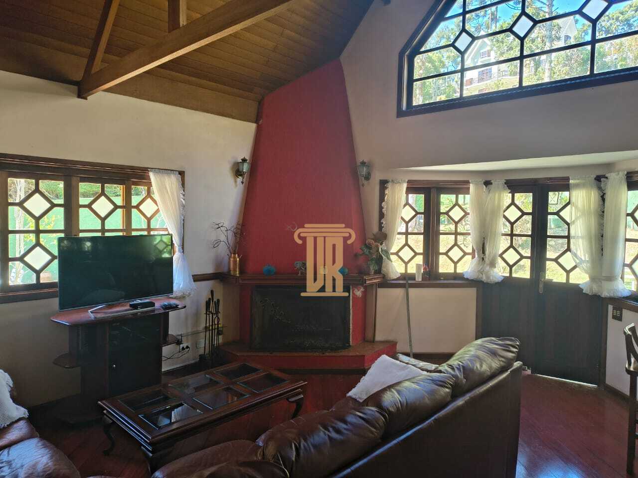 Casa &agrave; venda em Campos do Jord&atilde;o! Excelente oportunidade  Campos do Jordão - 