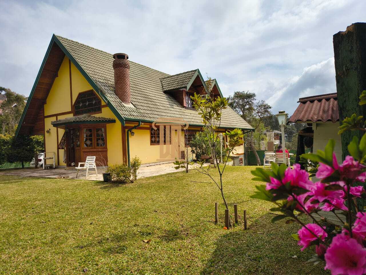 Casa &agrave; venda em Campos do Jord&atilde;o! Excelente oportunidade  Campos do Jordão - 