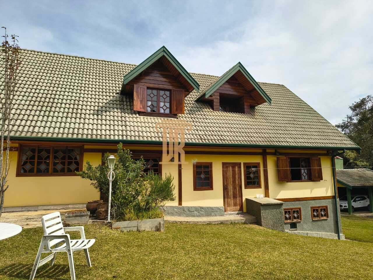 Casa &agrave; venda em Campos do Jord&atilde;o! Excelente oportunidade  Campos do Jordão - 