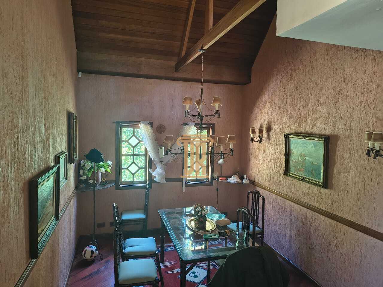 Casa &agrave; venda em Campos do Jord&atilde;o! Excelente oportunidade  Campos do Jordão - 