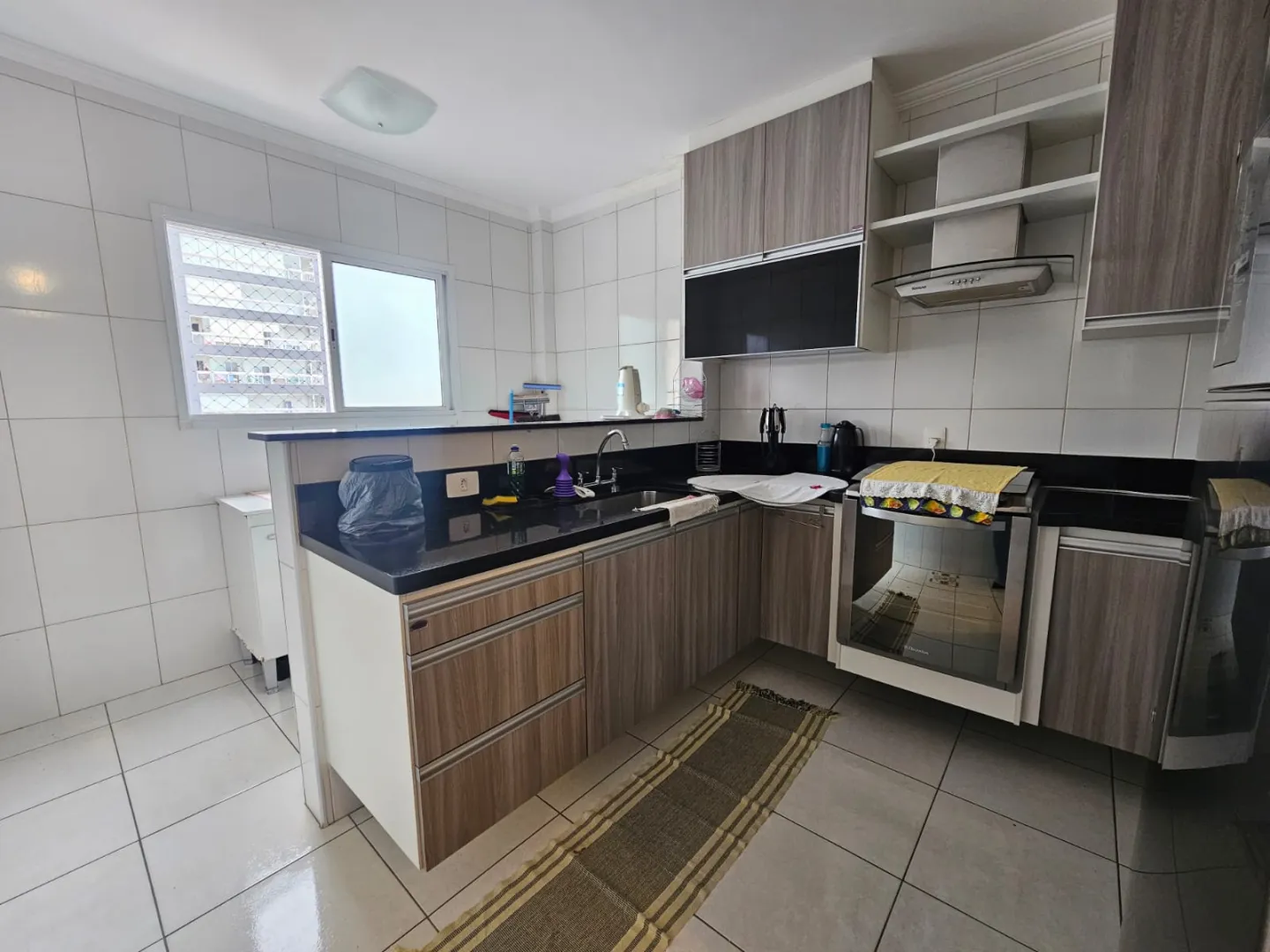 Bel&iacute;ssimo apartamento completo com vista para praia Rua Tupinambás - - 