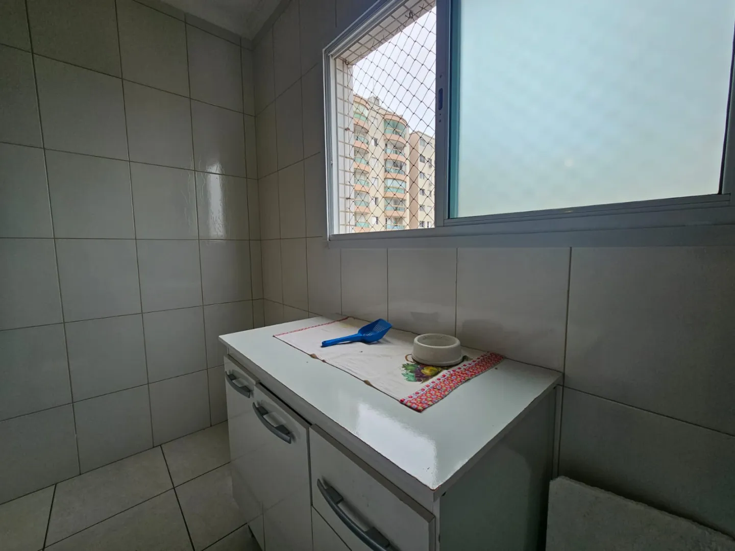 Bel&iacute;ssimo apartamento completo com vista para praia Rua Tupinambás - - 