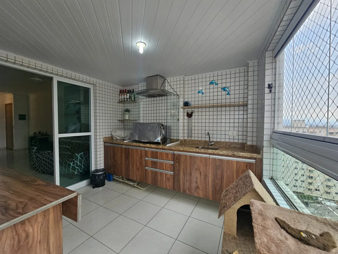 Bel&iacute;ssimo apartamento completo com vista para praia Rua Tupinambás - - 