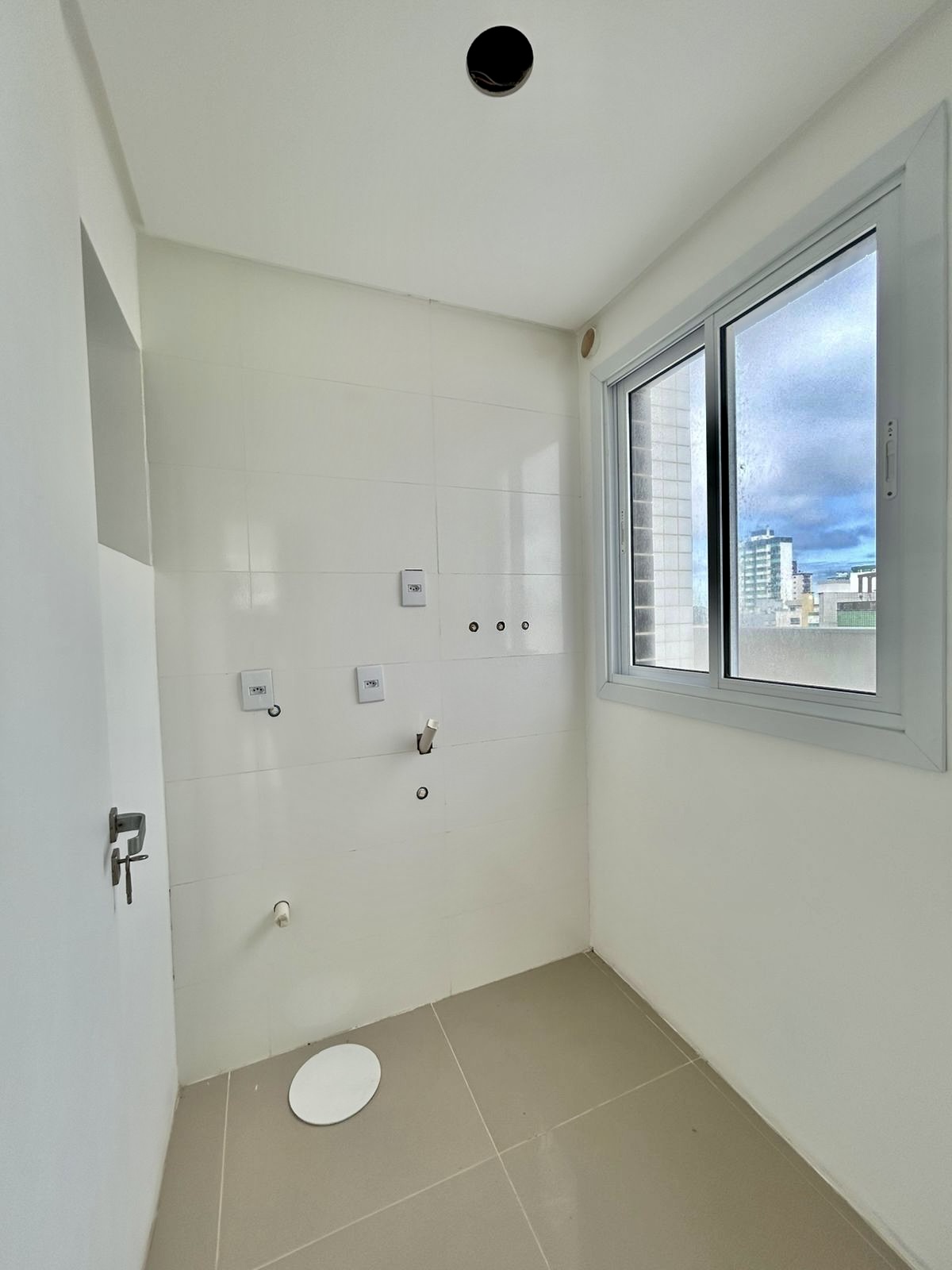 R$ 865.000 - EXCELLENCE TOWER - ESPETACULAR APARTAMENTO GARDEN - 277M2 - 3 DORM - 2 VAGAS Rua Almirante Tamandaré  Tramandaí - 