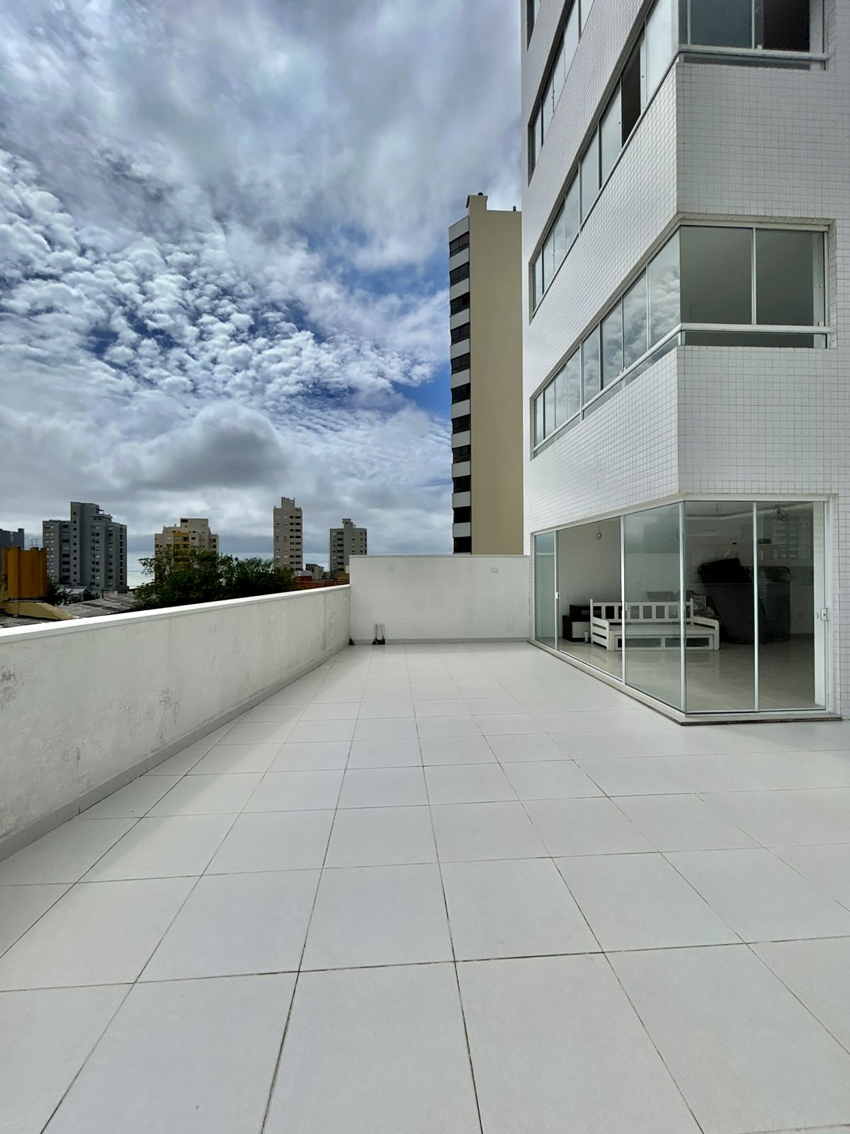 R$ 865.000 - EXCELLENCE TOWER - ESPETACULAR APARTAMENTO GARDEN - 277M2 - 3 DORM - 2 VAGAS Rua Almirante Tamandaré  Tramandaí - 