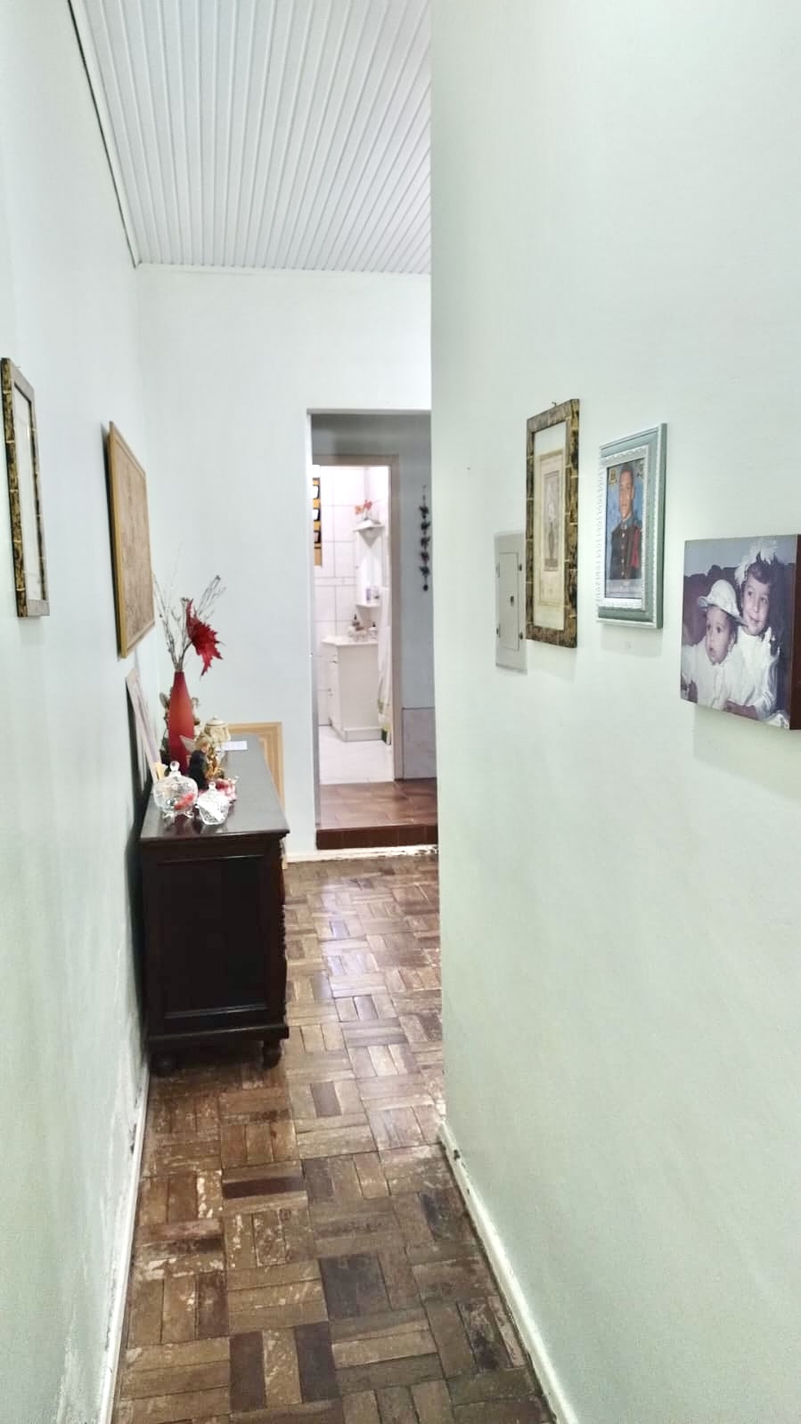 R$ 580.000 - TERRENO COM CASA DE ALVENARIA - 254M2 - 3 DORM - VAGAS PARA VE&Iacute;CULOS Avenida Berlim Porto Alegre - 