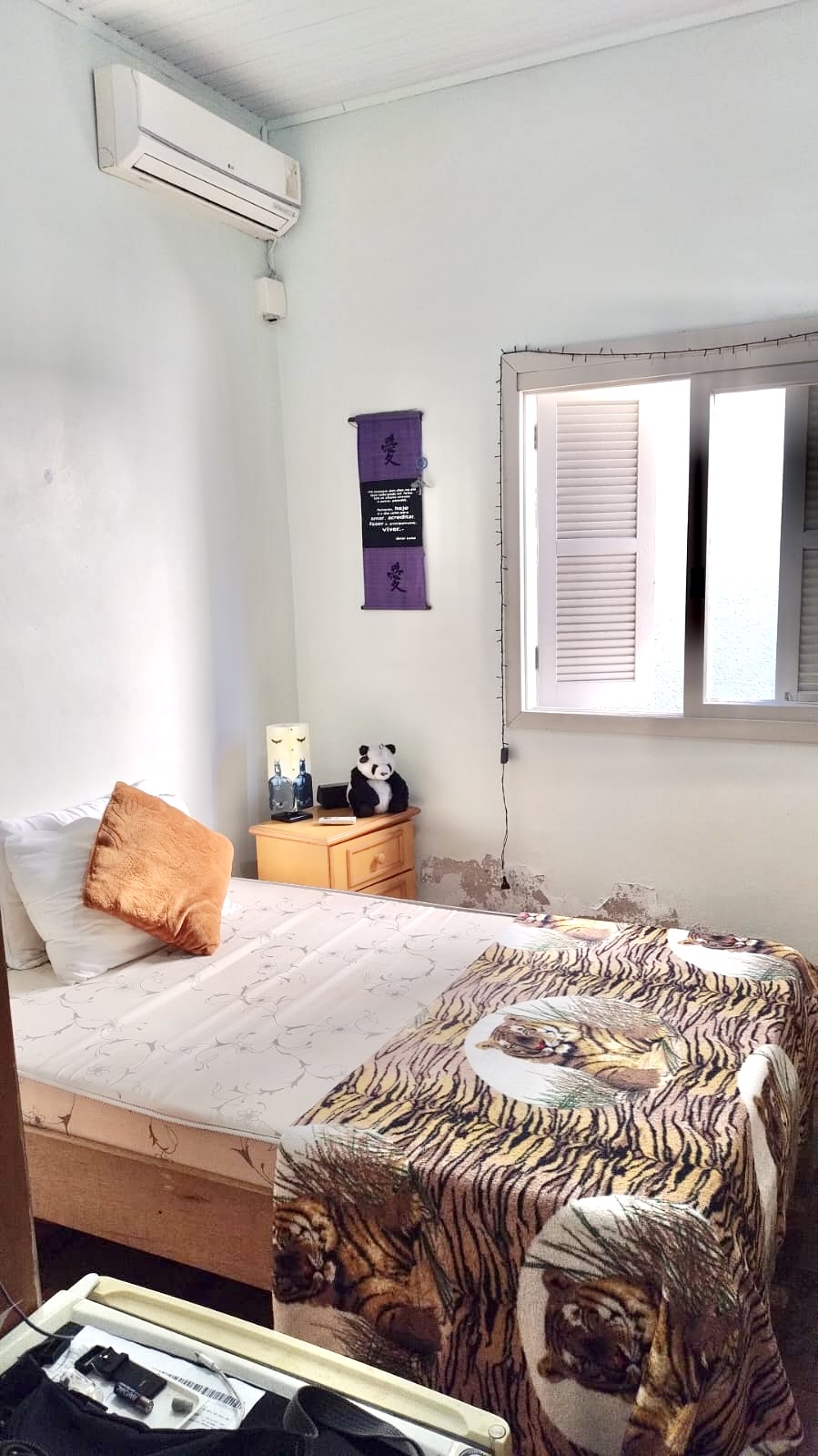 R$ 580.000 - TERRENO COM CASA DE ALVENARIA - 254M2 - 3 DORM - VAGAS PARA VE&Iacute;CULOS Avenida Berlim Porto Alegre - 