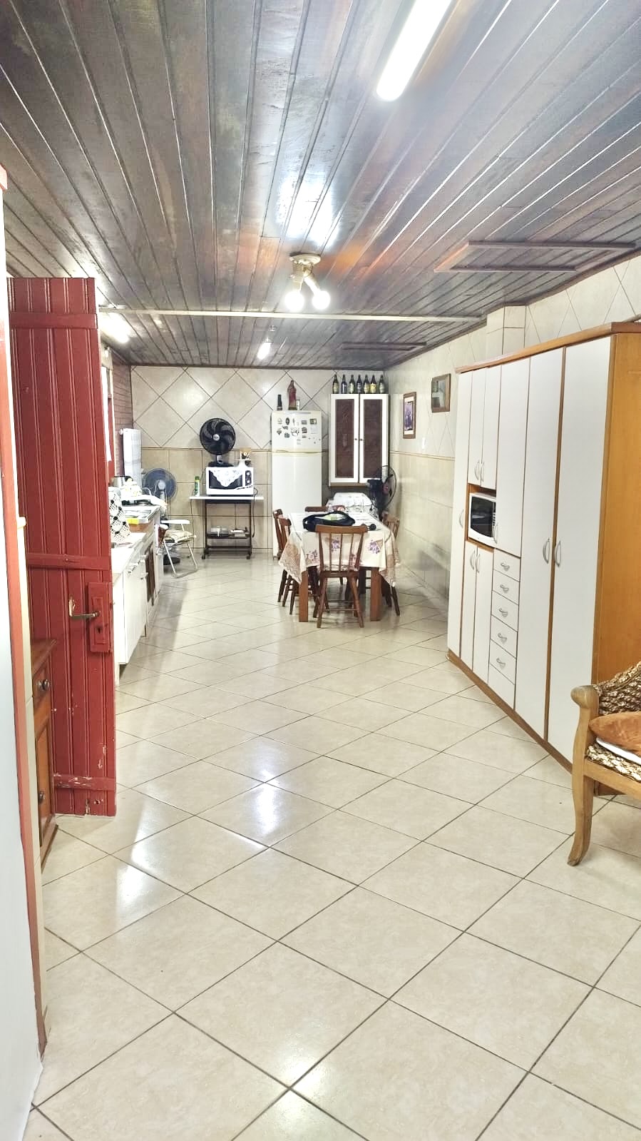 R$ 580.000 - TERRENO COM CASA DE ALVENARIA - 254M2 - 3 DORM - VAGAS PARA VE&Iacute;CULOS Avenida Berlim Porto Alegre - 