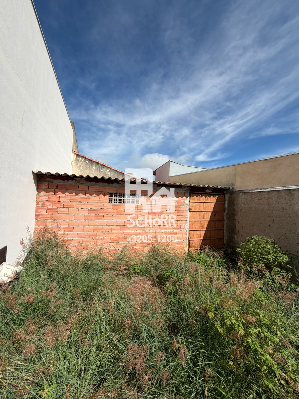 VENDE-SE ED&Iacute;CULA / TERRENO &ndash; JD. PLANALTO em EXCELENTE LOCALIZA&Ccedil;&Atilde;O  Tatuí - 