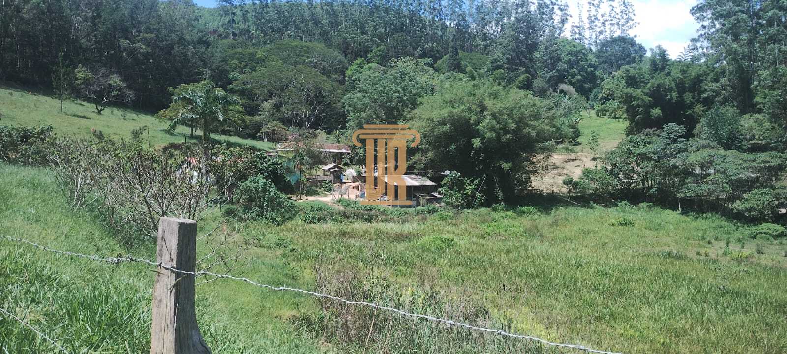 S&iacute;tio &agrave; Venda de 4 Hectares em Monteiro Lobato- SP  MONTEIRO LOBATO - 