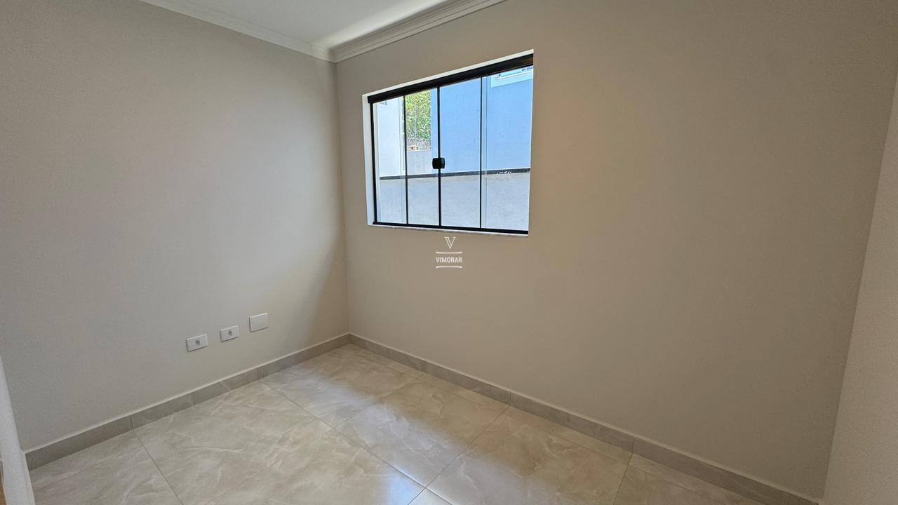 Sobrado 3 dormit&oacute;rios sendo 1 su&iacute;te + 2 vagas de garagem  Itaquaquecetuba - 