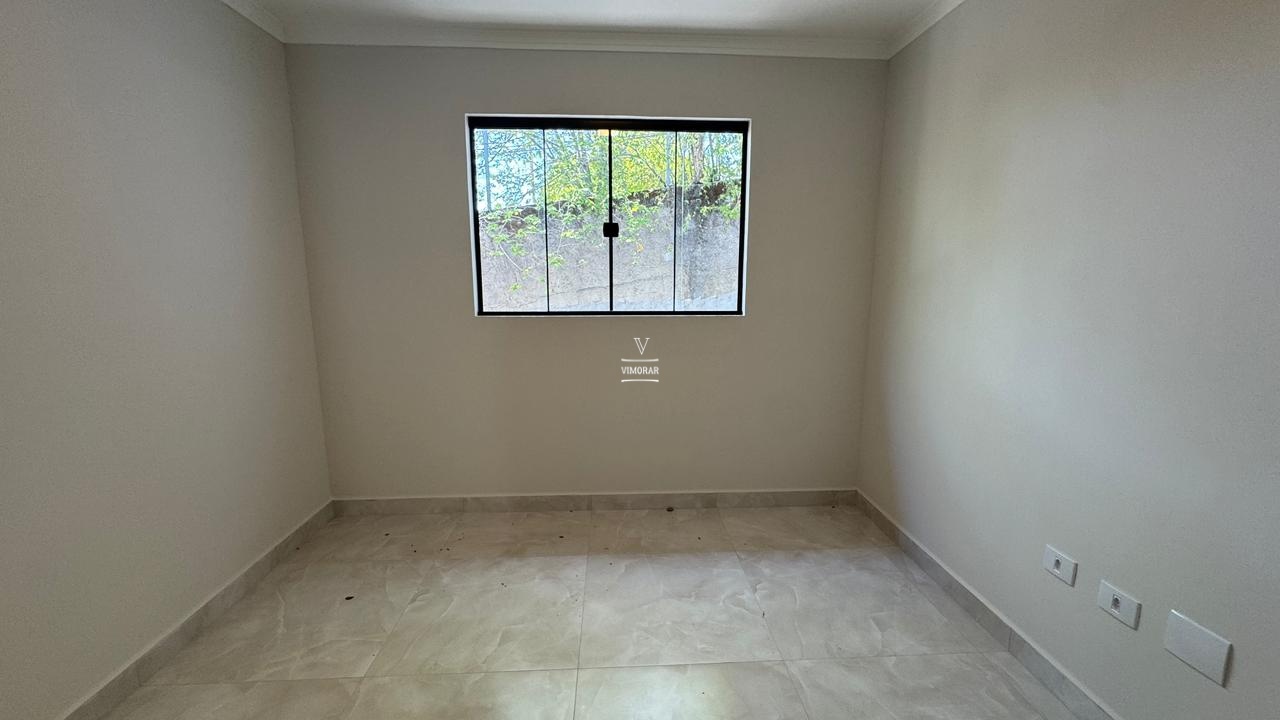 Sobrado 3 dormit&oacute;rios sendo 1 su&iacute;te + 2 vagas de garagem  Itaquaquecetuba - 