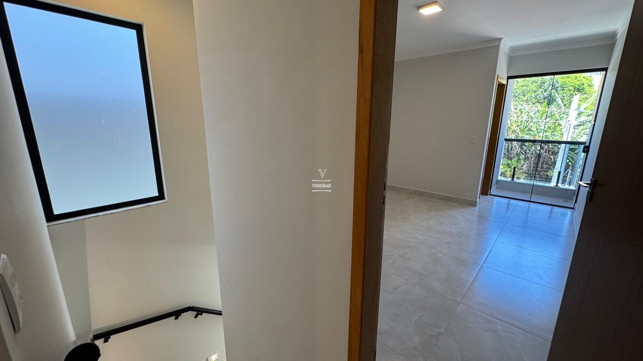 Sobrado 3 dormit&oacute;rios sendo 1 su&iacute;te + 2 vagas de garagem  Itaquaquecetuba - 