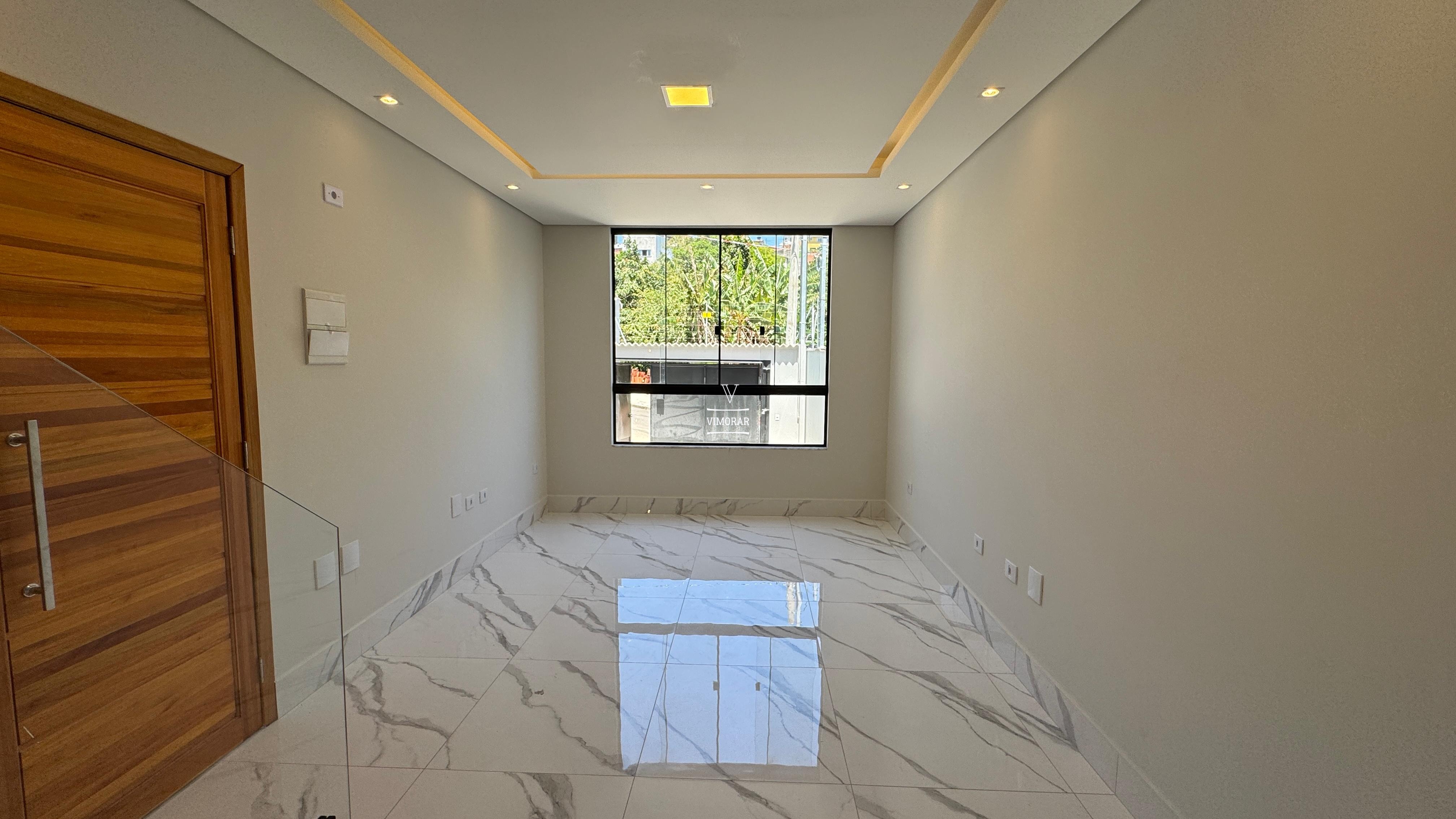 Sobrado 3 dormit&oacute;rios sendo 1 su&iacute;te + 2 vagas de garagem  Itaquaquecetuba - 