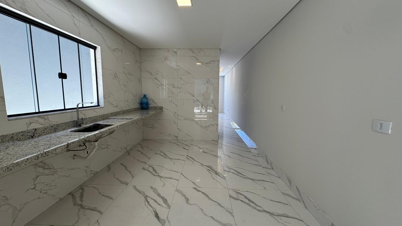 Sobrado 3 dormit&oacute;rios sendo 1 su&iacute;te + 2 vagas de garagem  Itaquaquecetuba - 