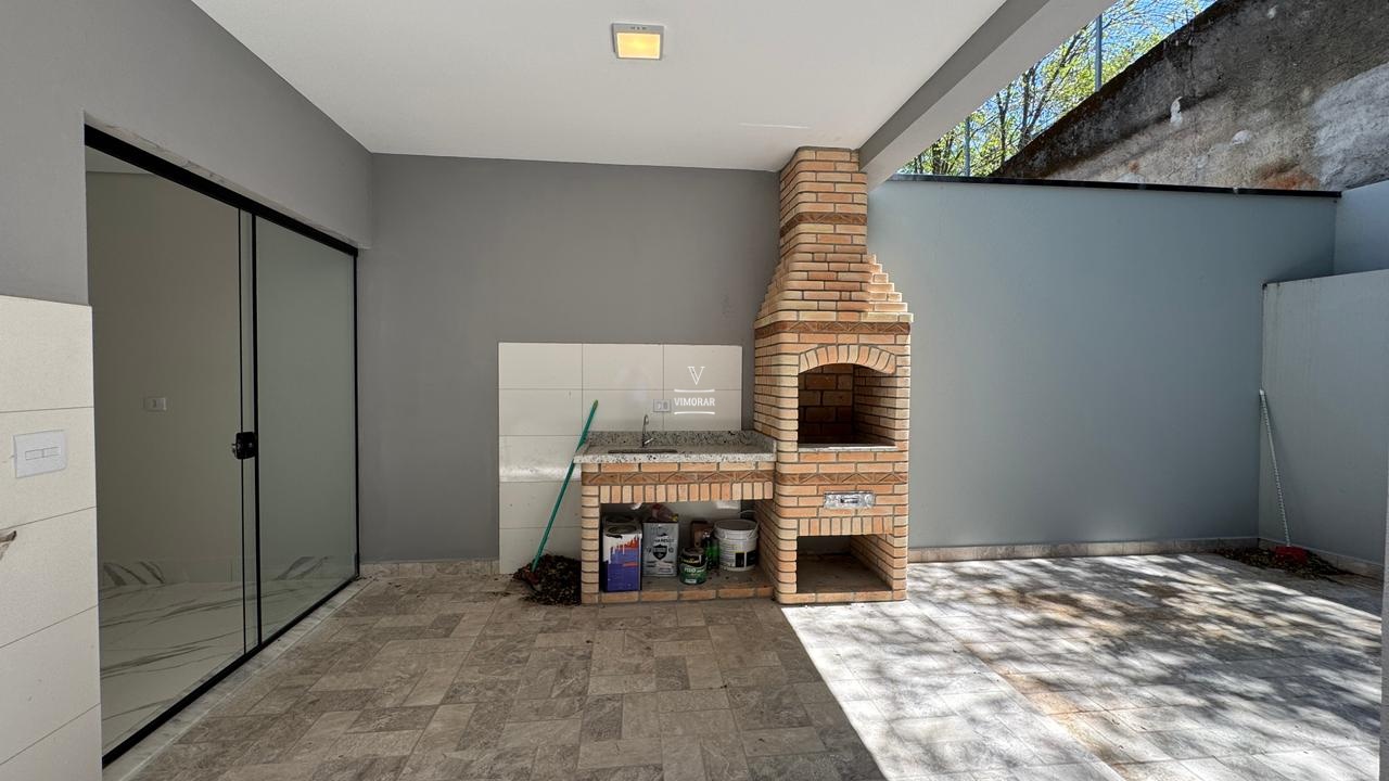 Sobrado 3 dormit&oacute;rios sendo 1 su&iacute;te + 2 vagas de garagem  Itaquaquecetuba - 