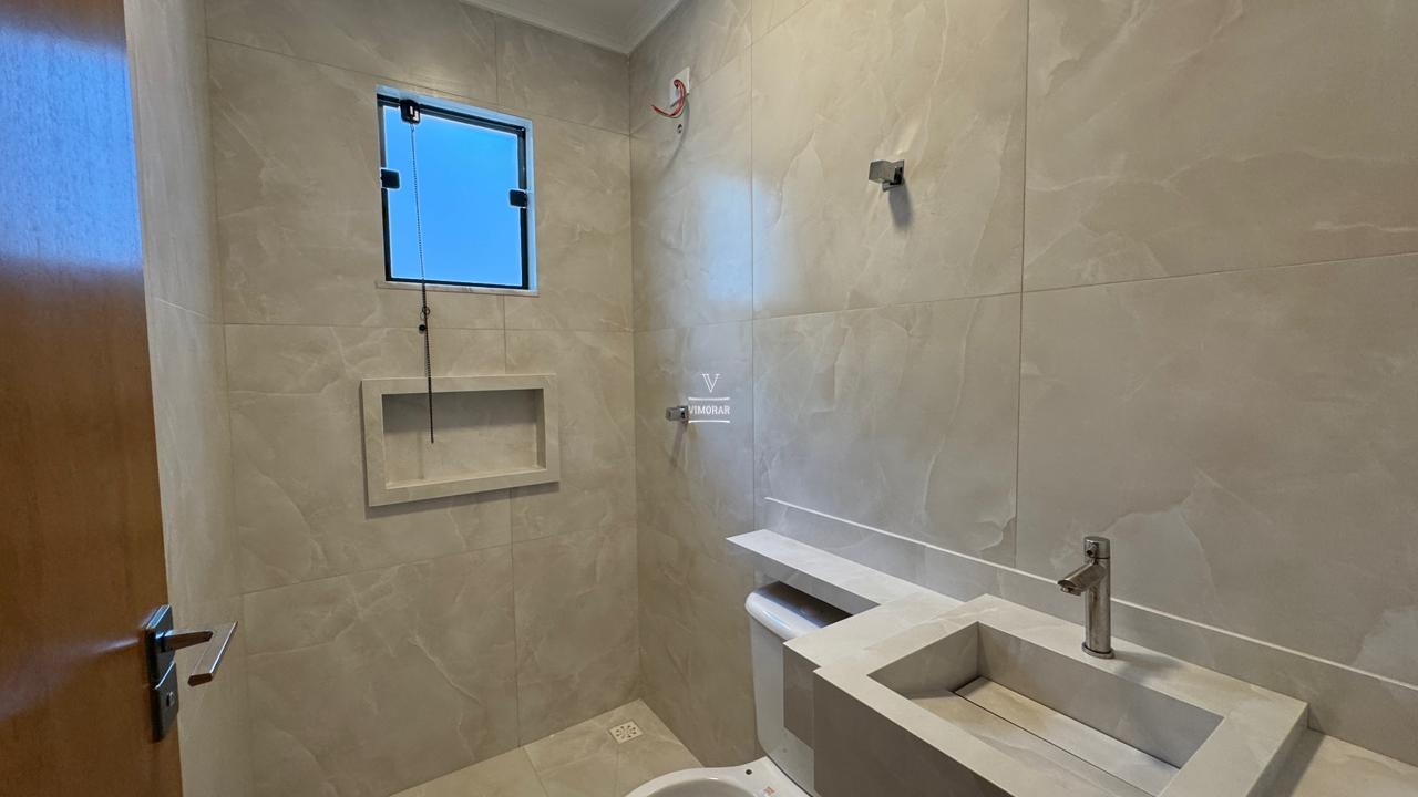 Sobrado 3 dormit&oacute;rios sendo 1 su&iacute;te + 2 vagas de garagem  Itaquaquecetuba - 