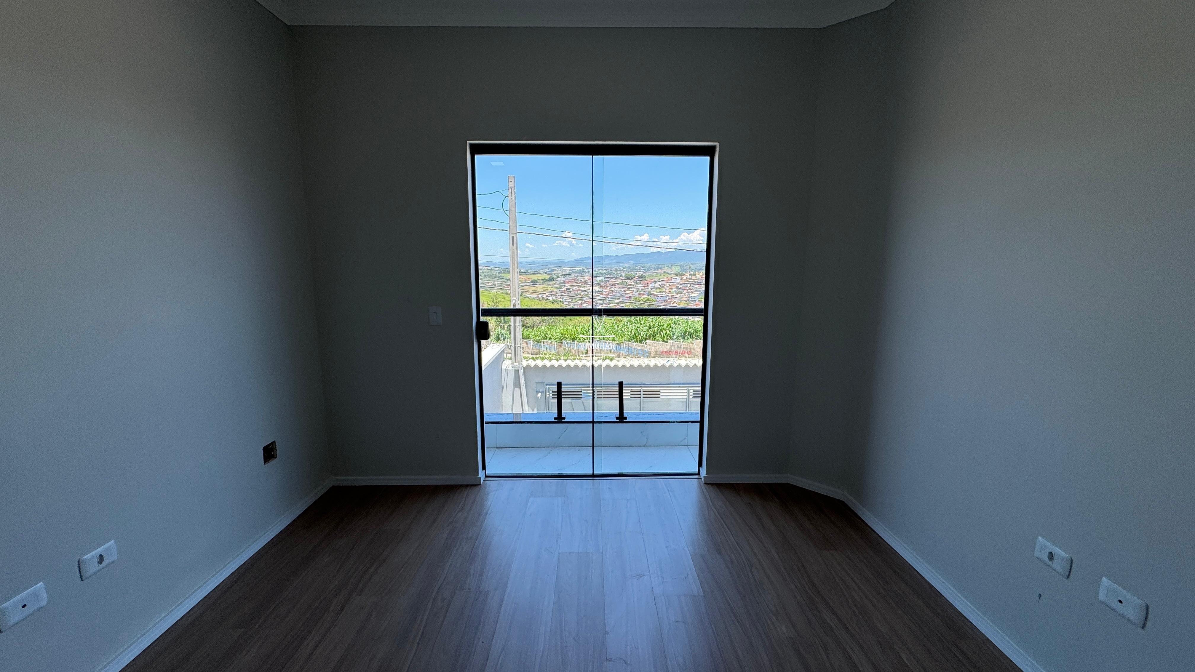 Sobrado 3 dormit&oacute;rios sendo 1 su&iacute;te +2 vagas de garagem  Itaquaquecetuba - 