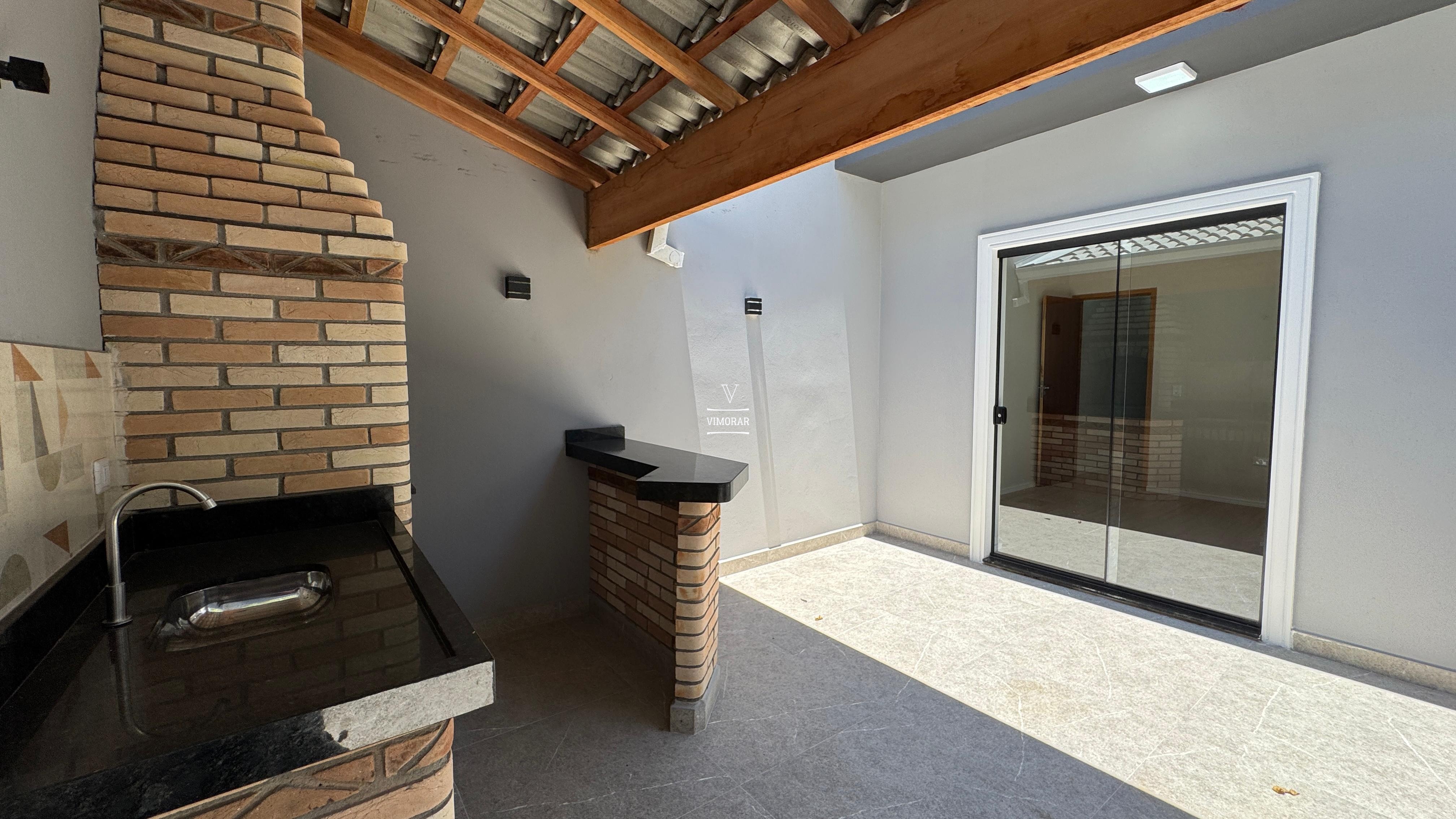 Sobrado 3 dormit&oacute;rios sendo 1 su&iacute;te +2 vagas de garagem  Itaquaquecetuba - 