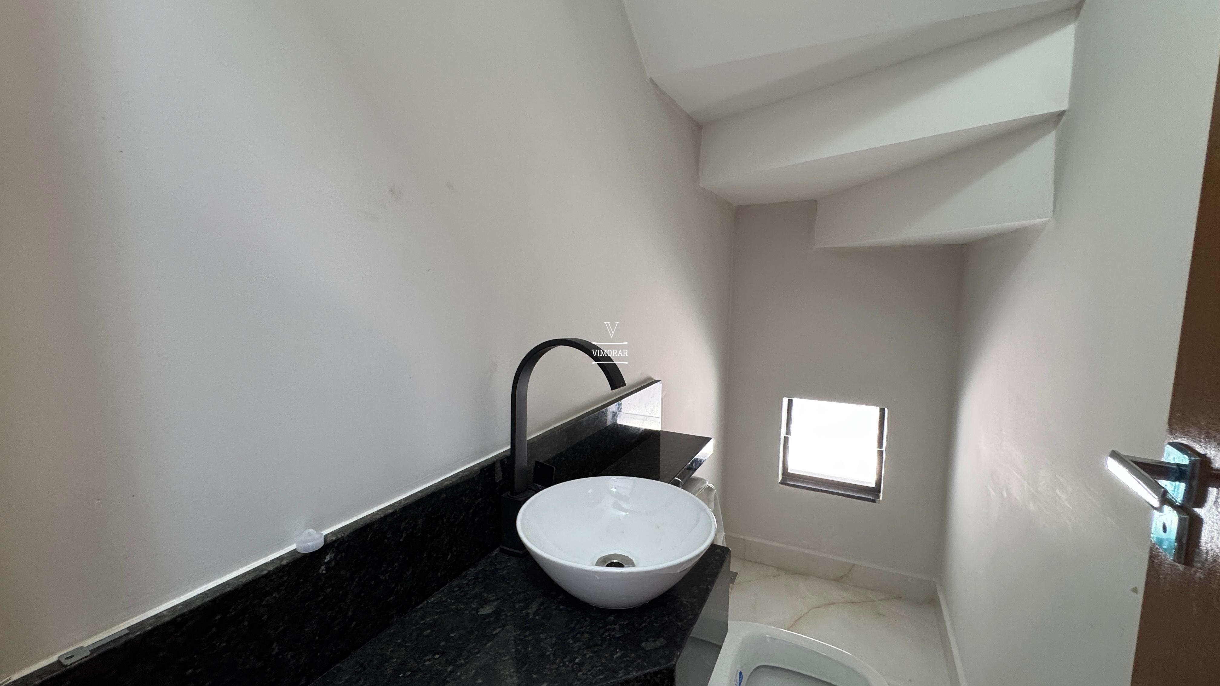 Sobrado 3 dormit&oacute;rios sendo 1 su&iacute;te +2 vagas de garagem  Itaquaquecetuba - 