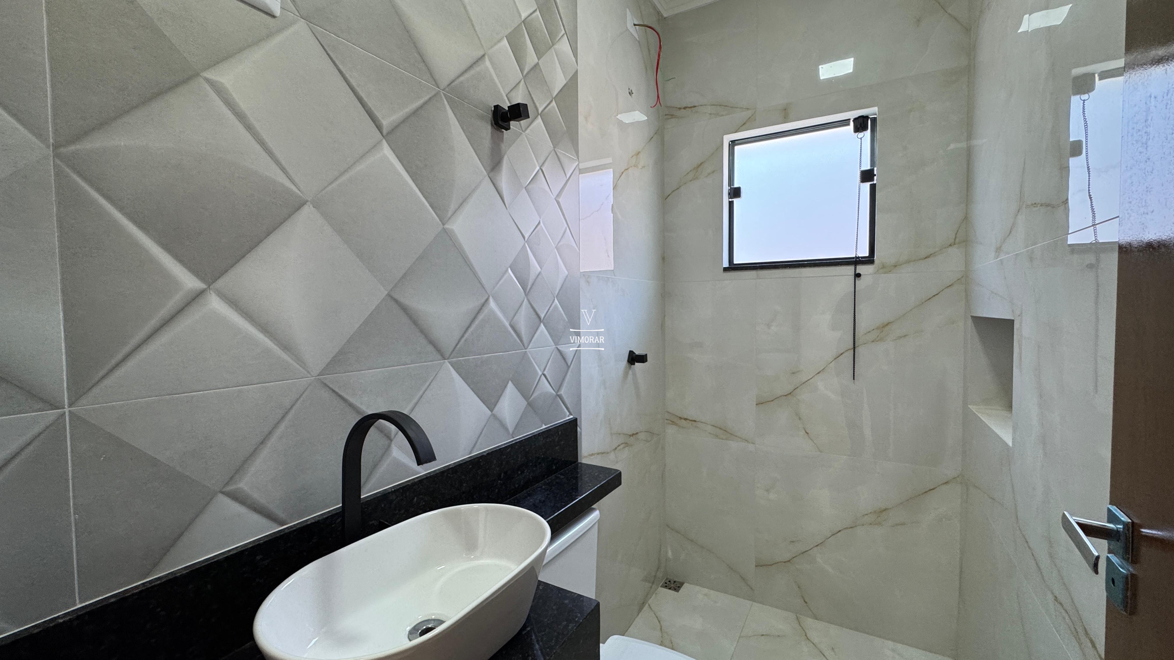 Sobrado 3 dormit&oacute;rios sendo 1 su&iacute;te +2 vagas de garagem  Itaquaquecetuba - 